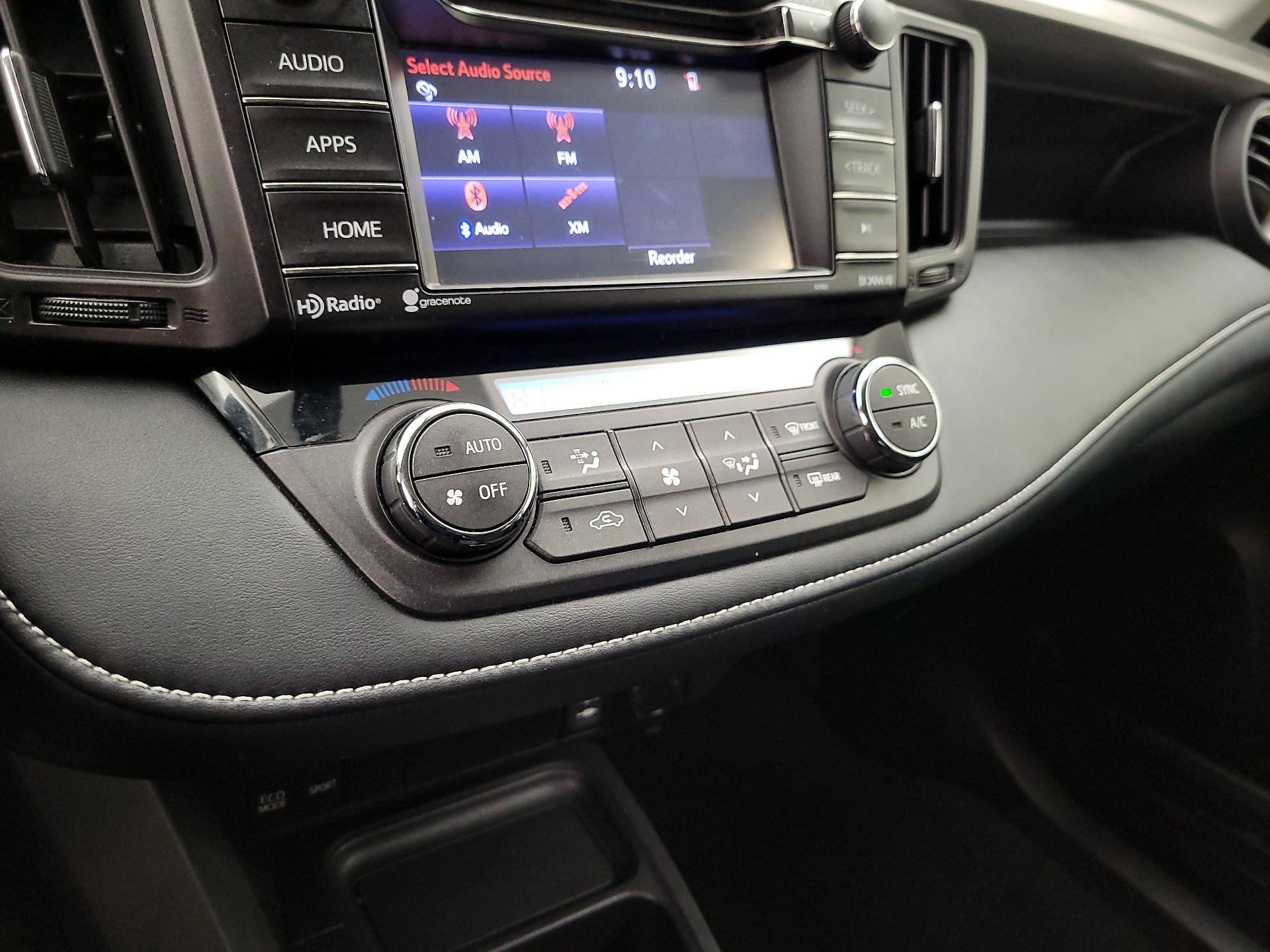 Thumbnail: 2016 Toyota RAV4 - 16