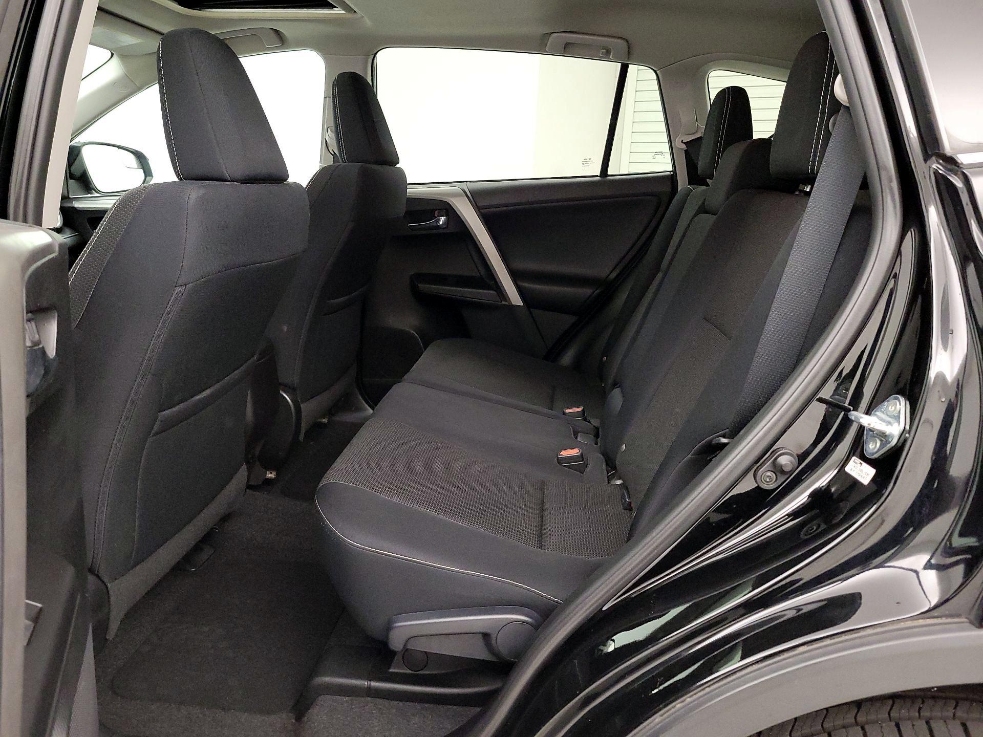 Thumbnail: 2016 Toyota RAV4 - 20