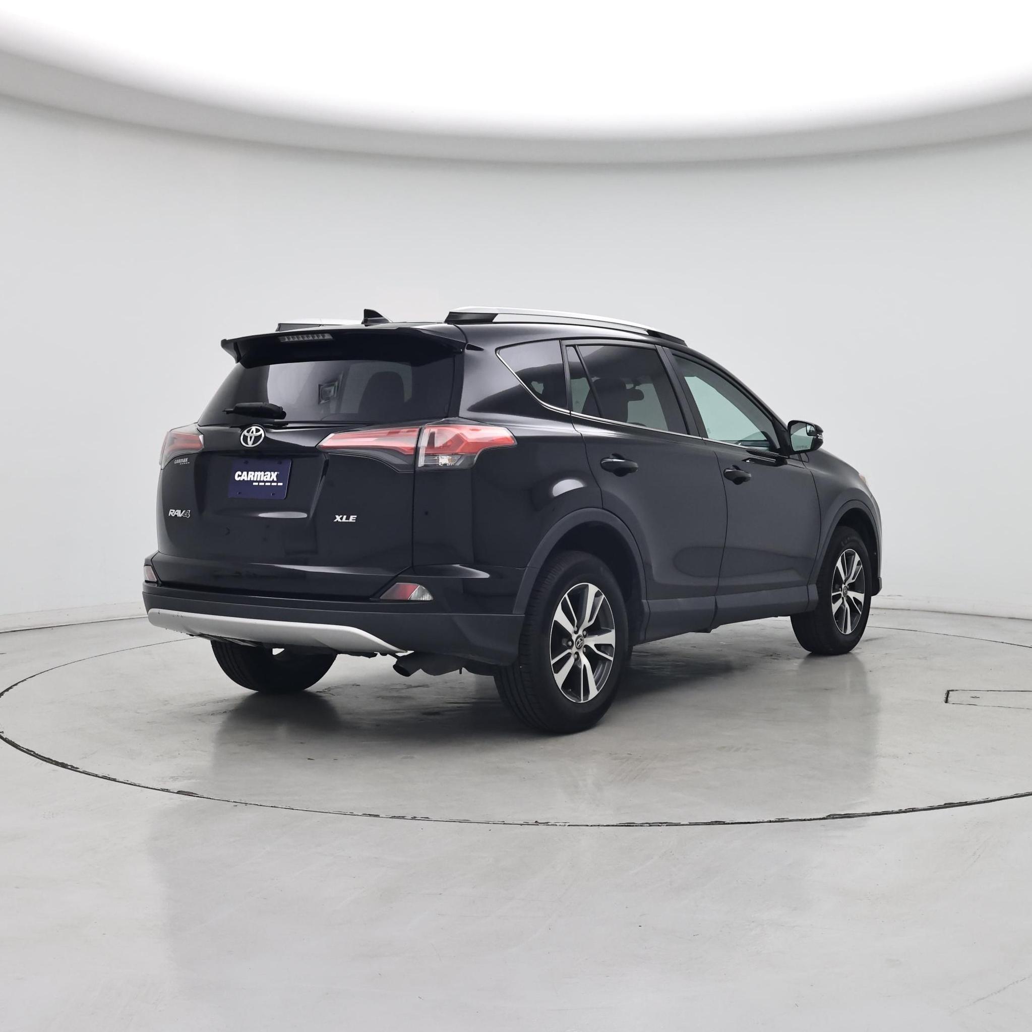 Thumbnail: 2016 Toyota RAV4 - 8