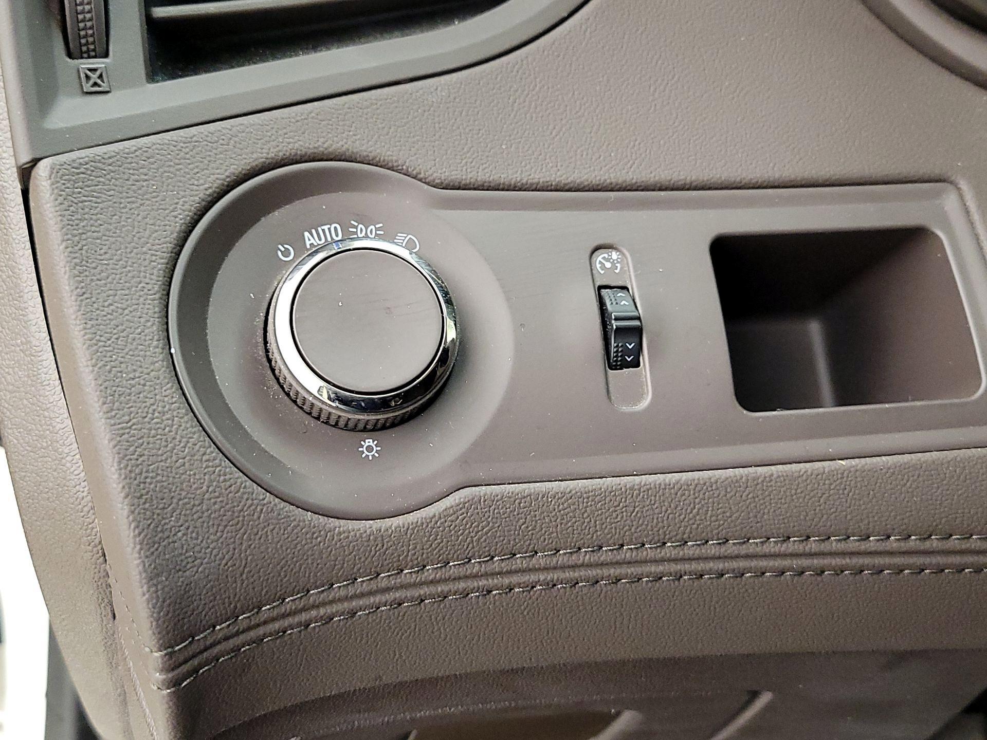 Thumbnail: 2014 Buick LaCrosse - 13