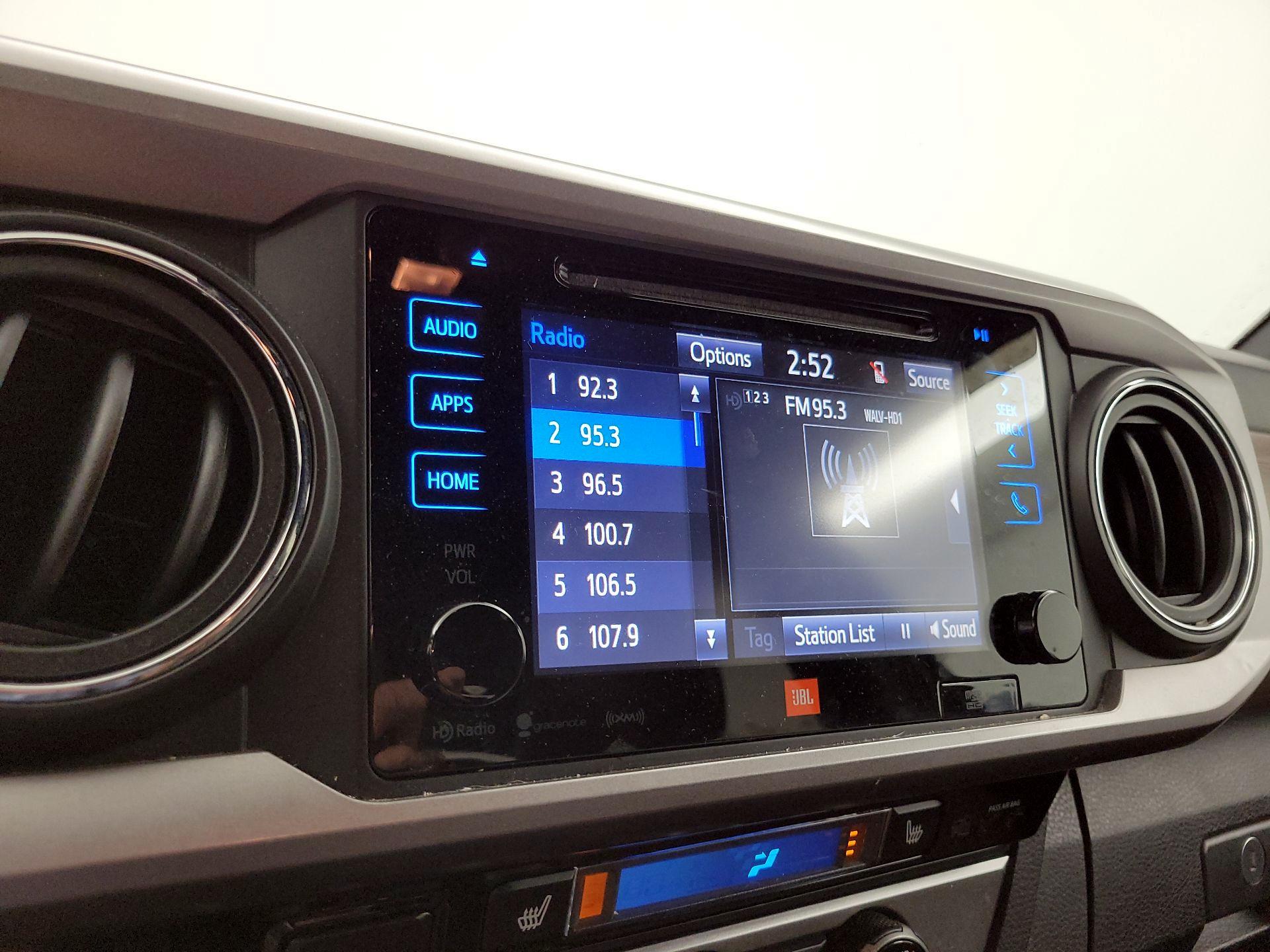 Thumbnail: 2018 Toyota Tacoma - 16