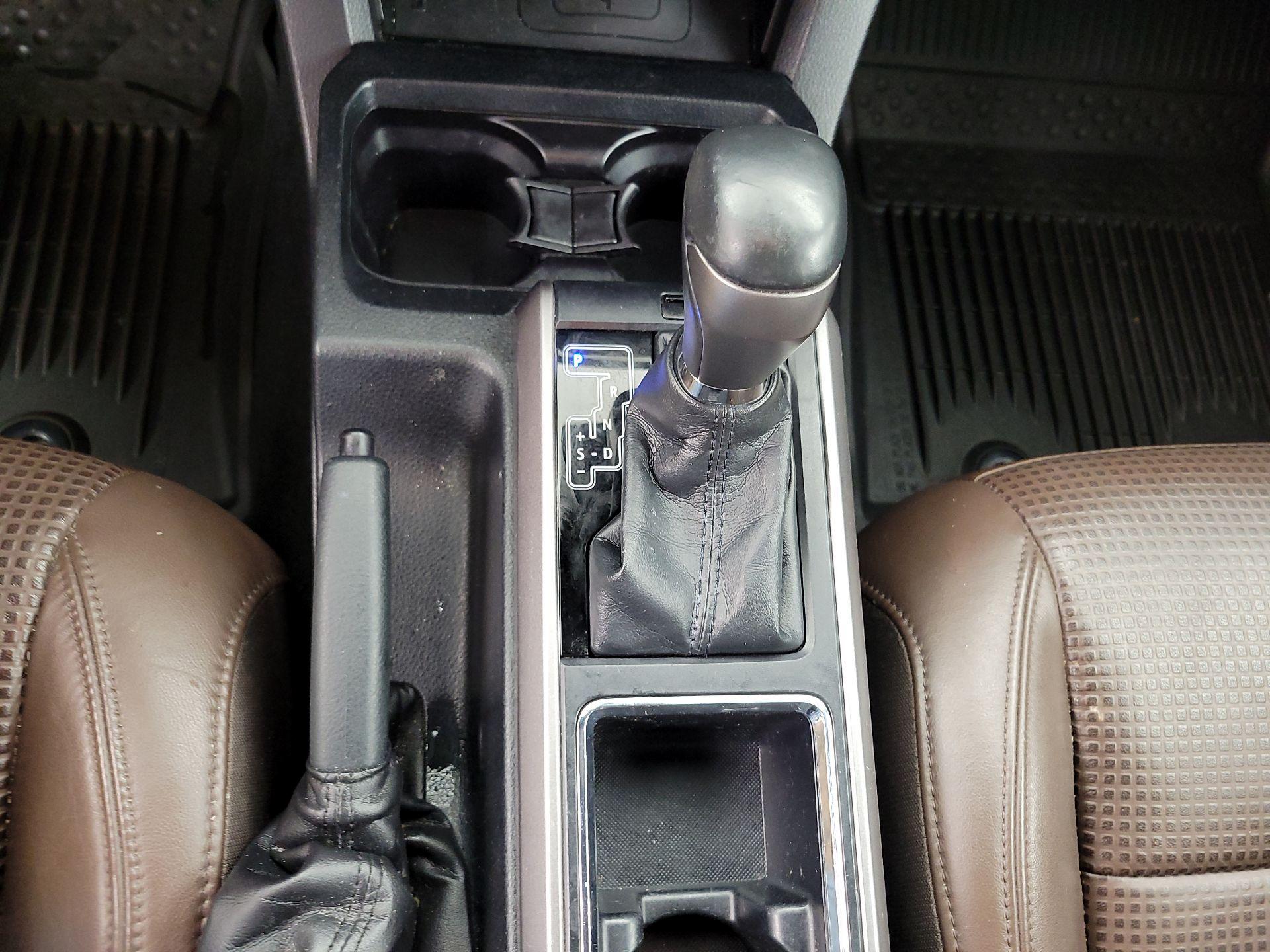 Thumbnail: 2018 Toyota Tacoma - 18