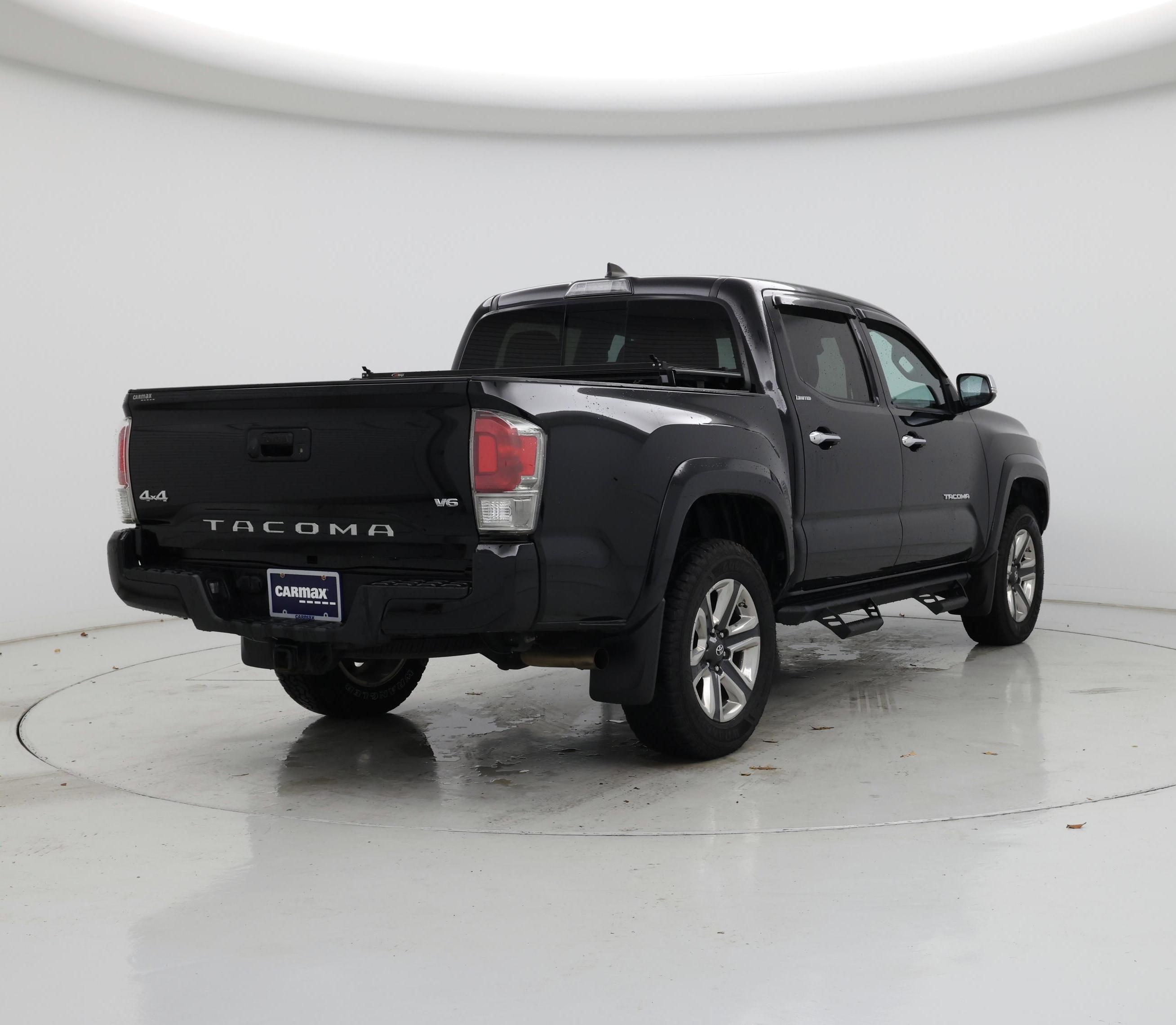 Thumbnail: 2018 Toyota Tacoma - 8