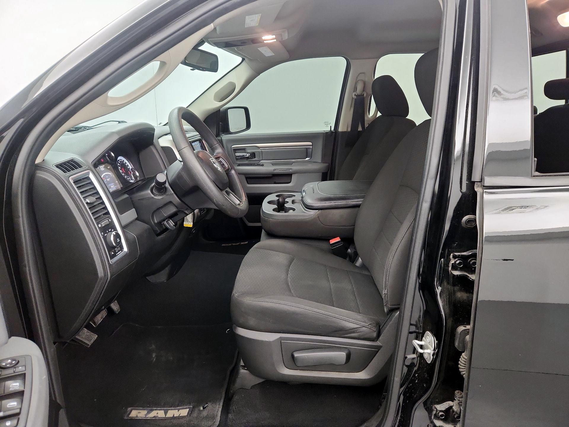 Thumbnail: 2020 RAM 1500 Classic - 11