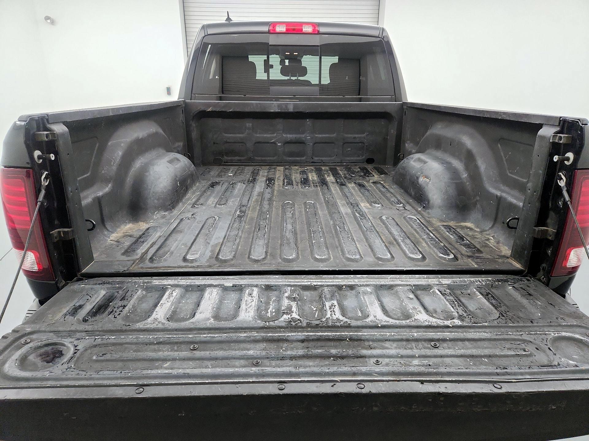 Thumbnail: 2020 RAM 1500 Classic - 20