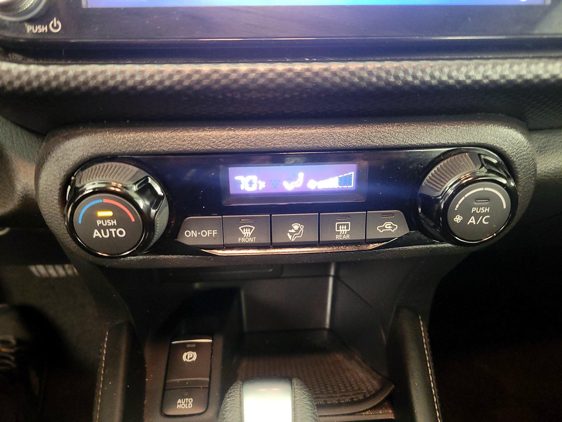 Thumbnail: 2021 Nissan Kicks - 16