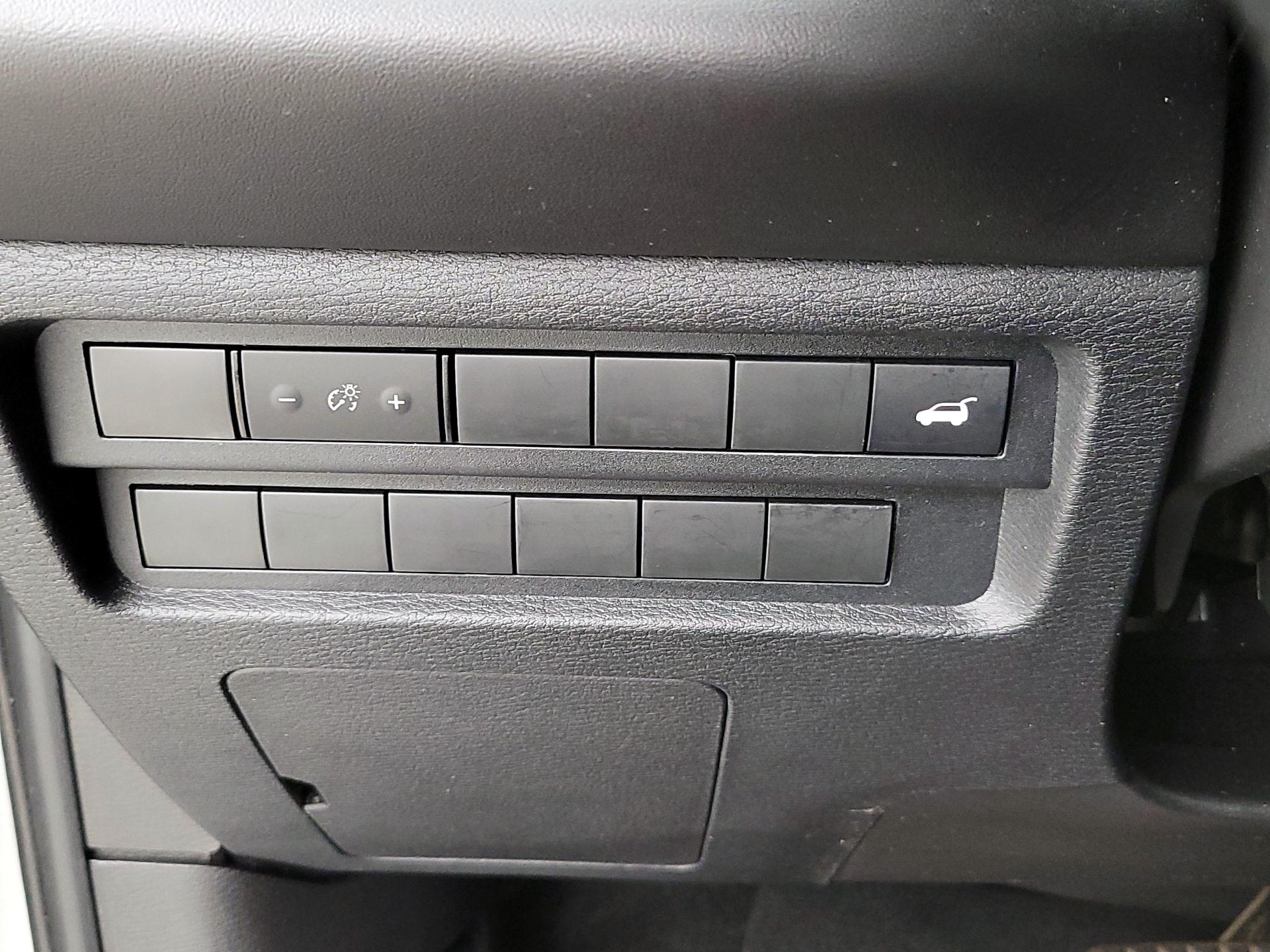 Thumbnail: 2023 Mitsubishi Outlander - 13