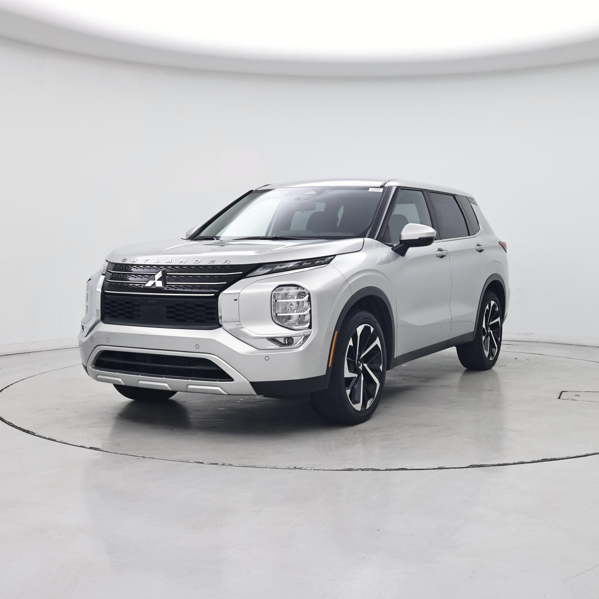 Thumbnail: 2023 Mitsubishi Outlander - 4