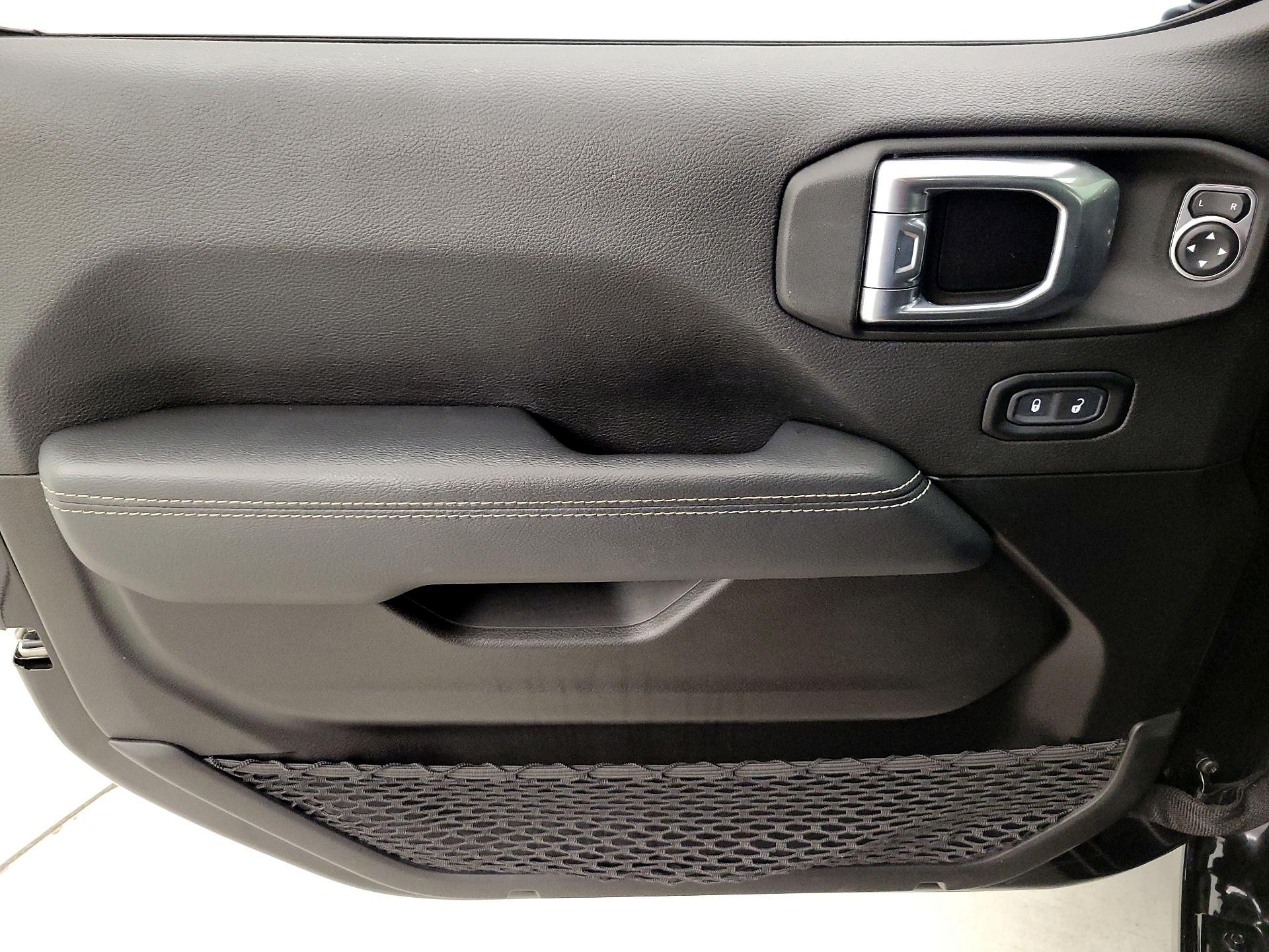 Thumbnail: 2022 Jeep Wrangler - 12