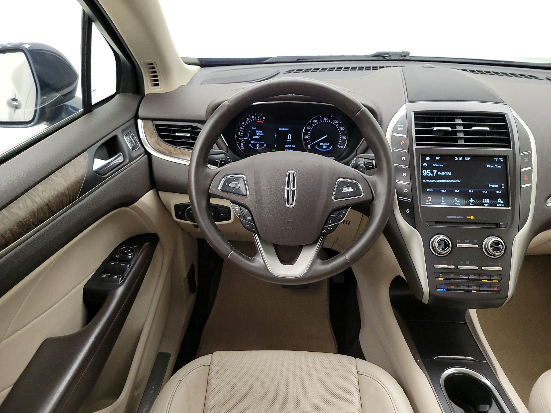 Thumbnail: 2017 Lincoln MKC - 10