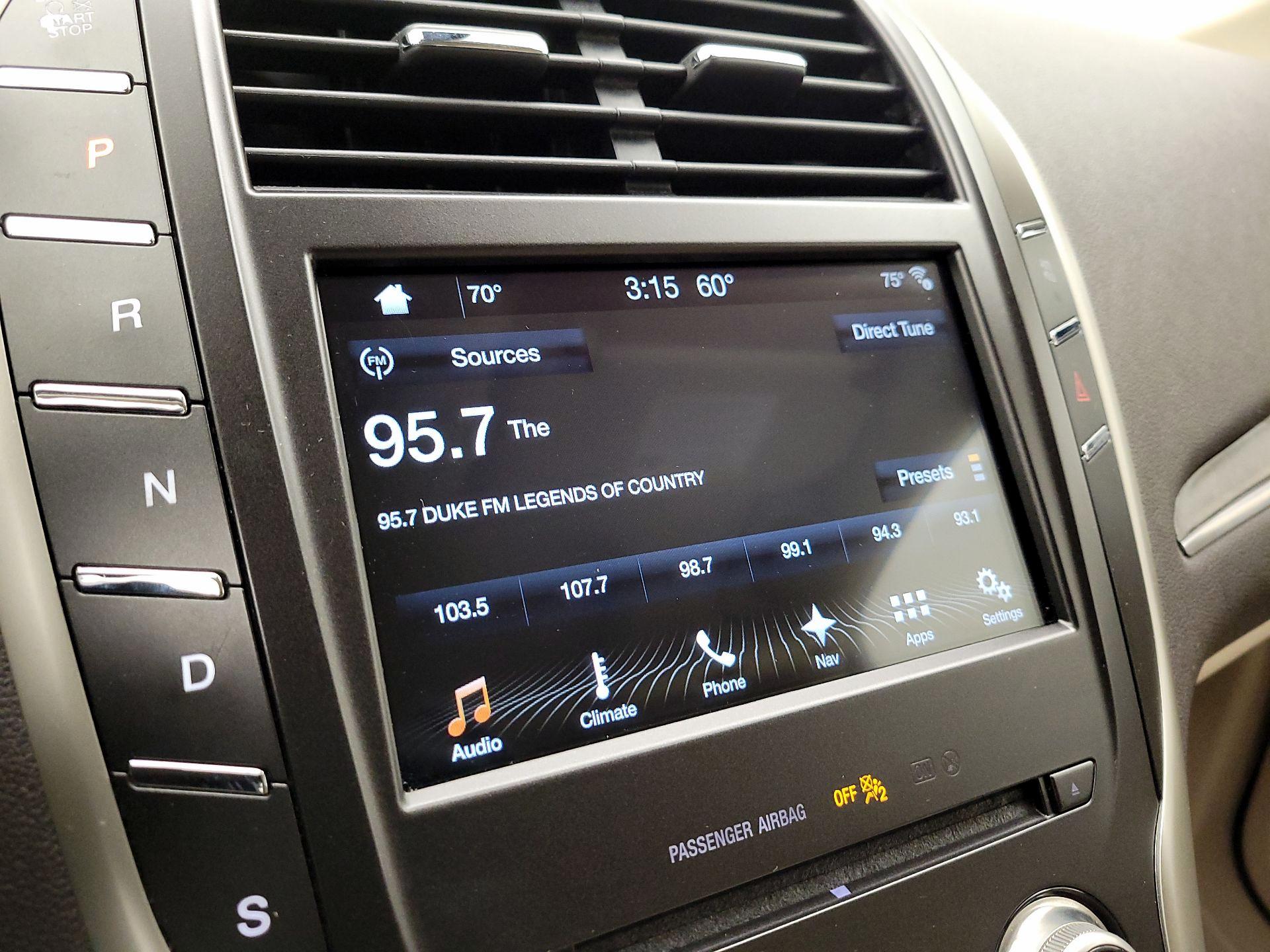 Thumbnail: 2017 Lincoln MKC - 16