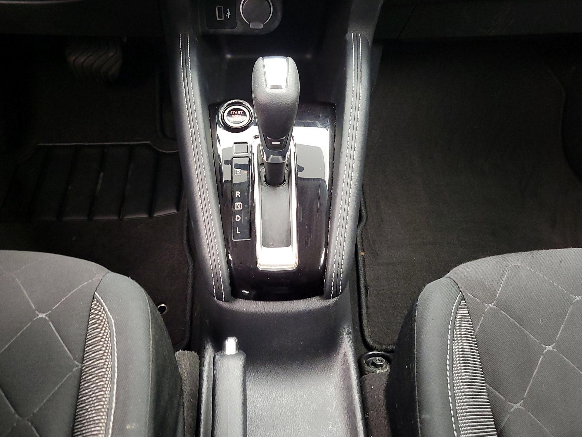 Thumbnail: 2020 Nissan Kicks - 16