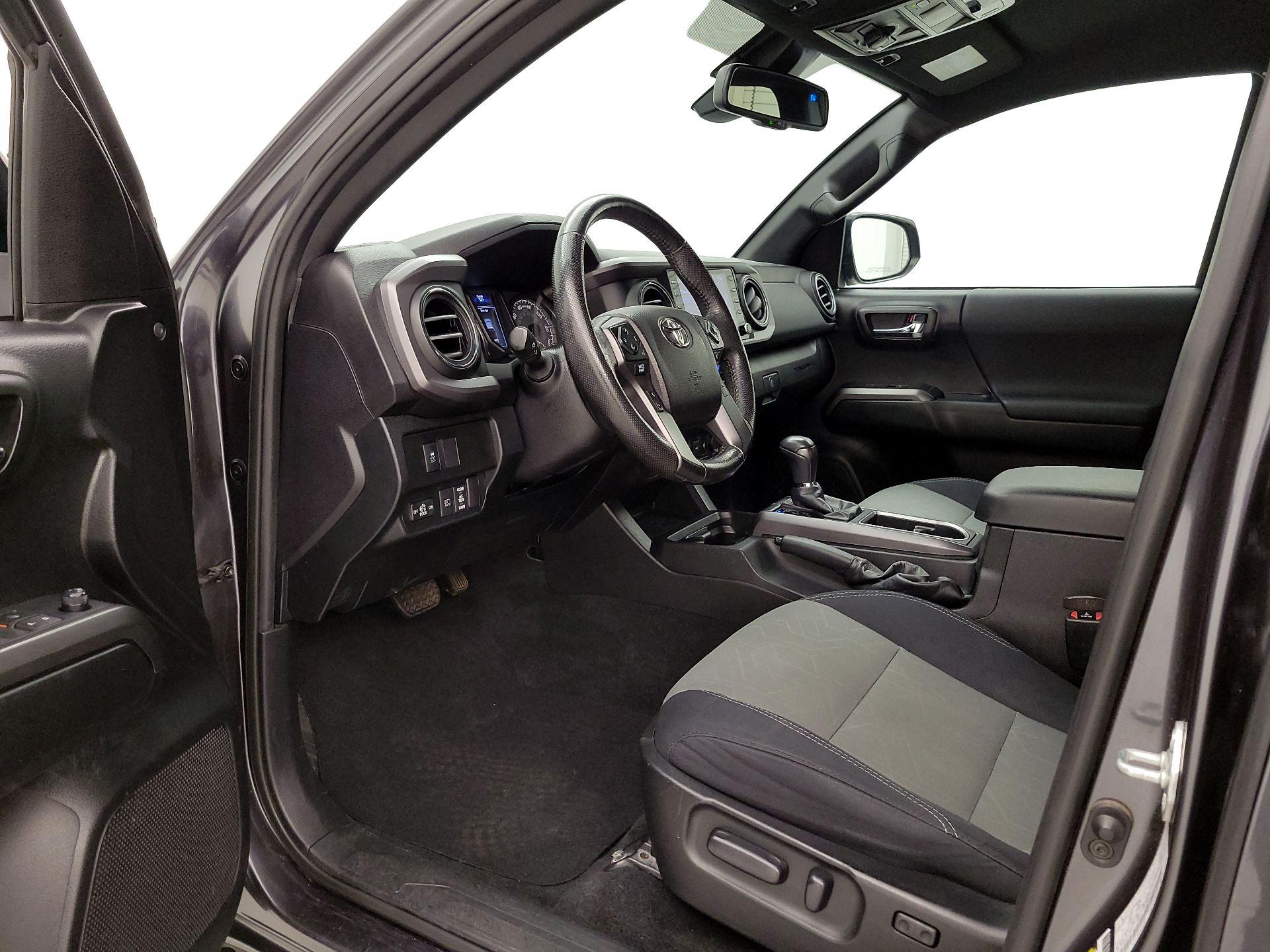 Thumbnail: 2022 Toyota Tacoma - 11