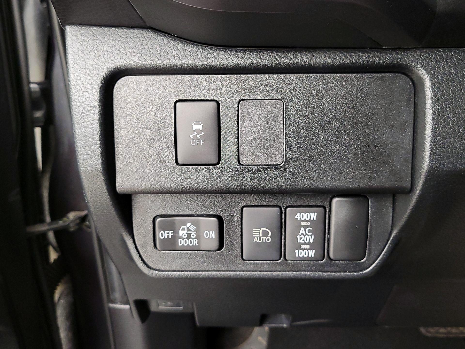 Thumbnail: 2022 Toyota Tacoma - 13