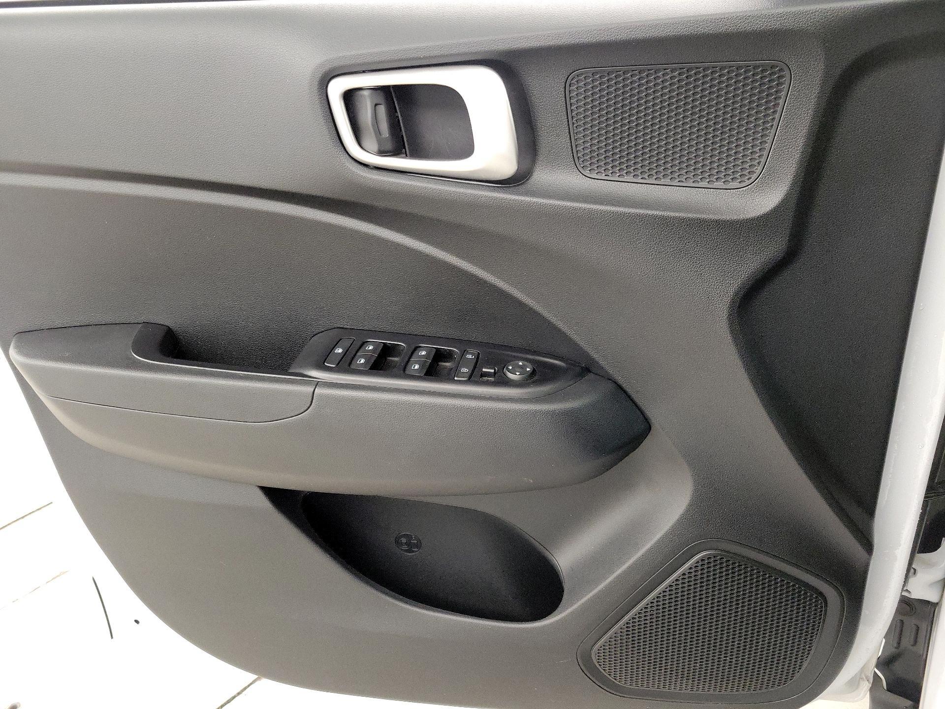 Thumbnail: 2022 Hyundai Venue - 12