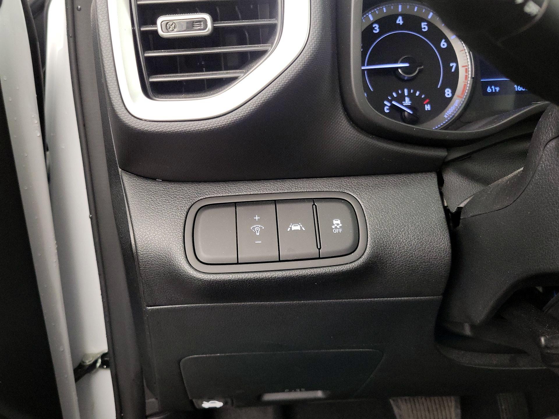 Thumbnail: 2022 Hyundai Venue - 13