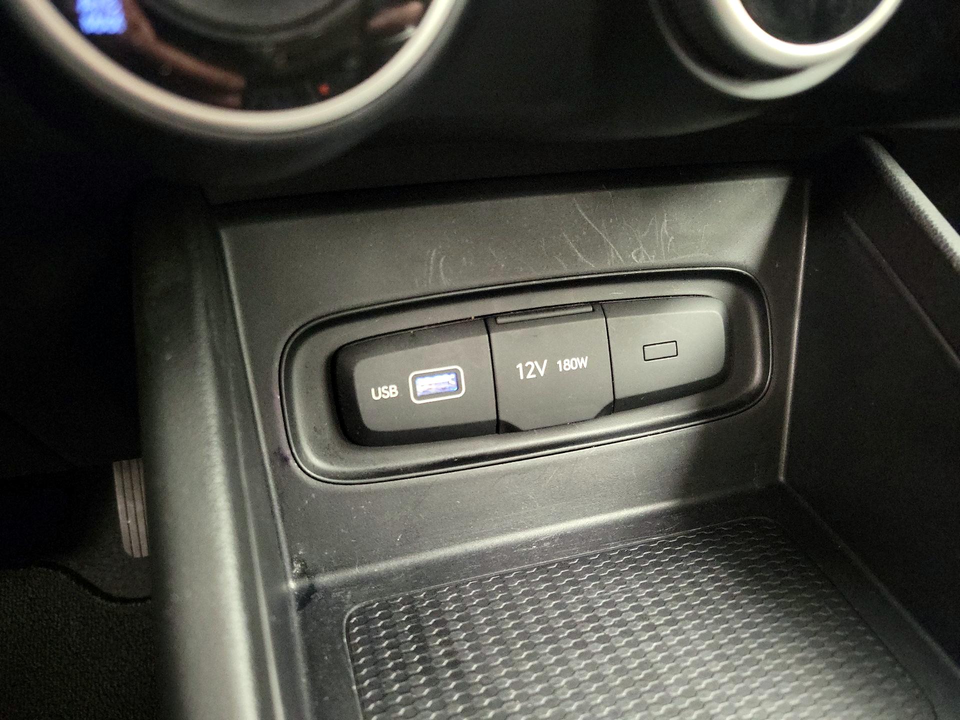 Thumbnail: 2022 Hyundai Venue - 18