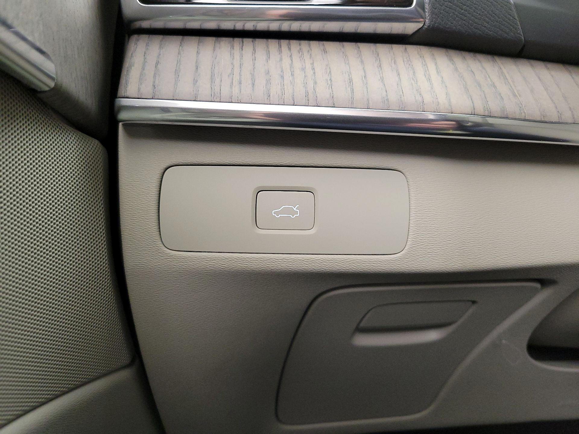 Thumbnail: 2023 Volvo XC90 - 13