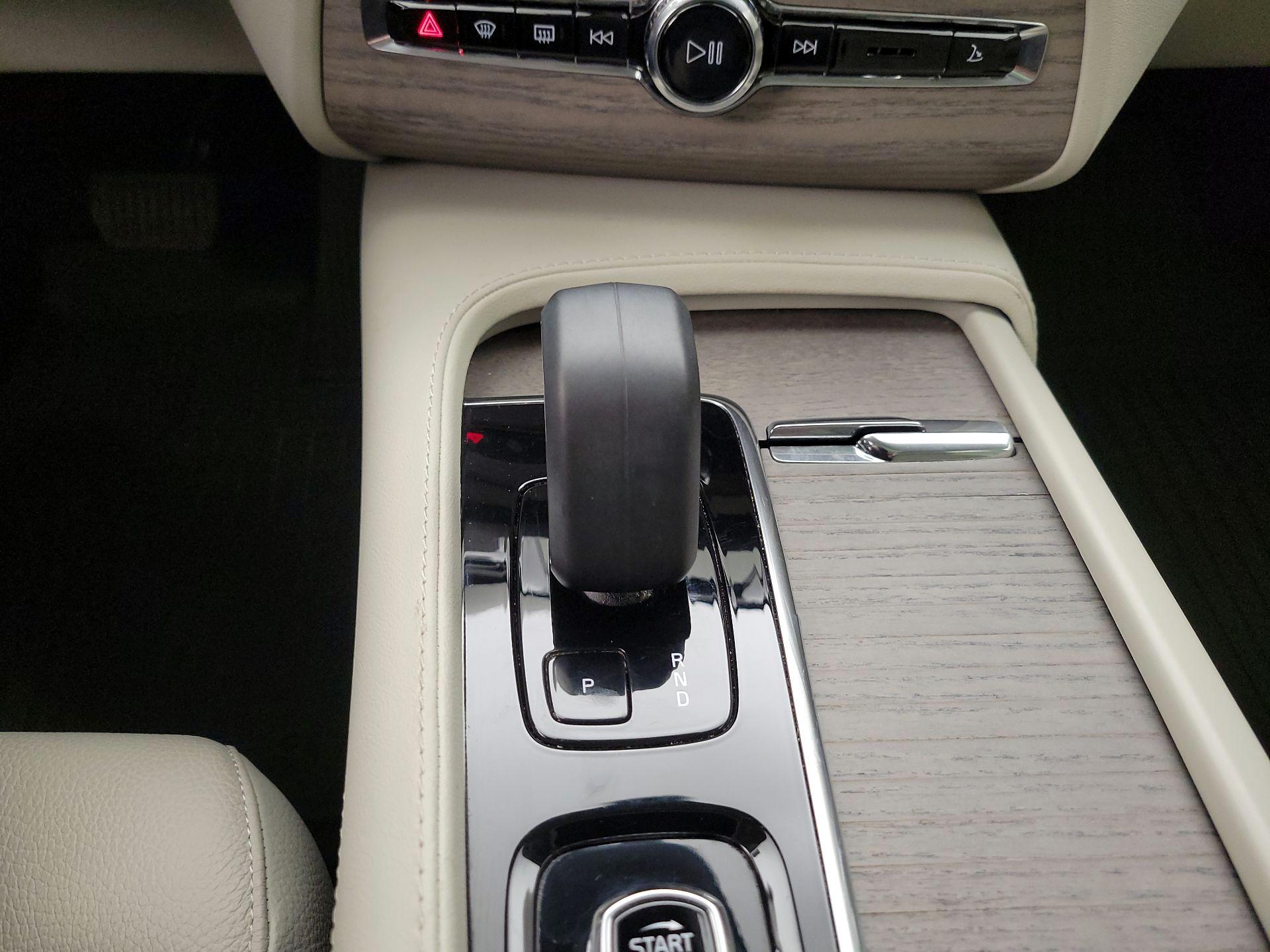 Thumbnail: 2023 Volvo XC90 - 18