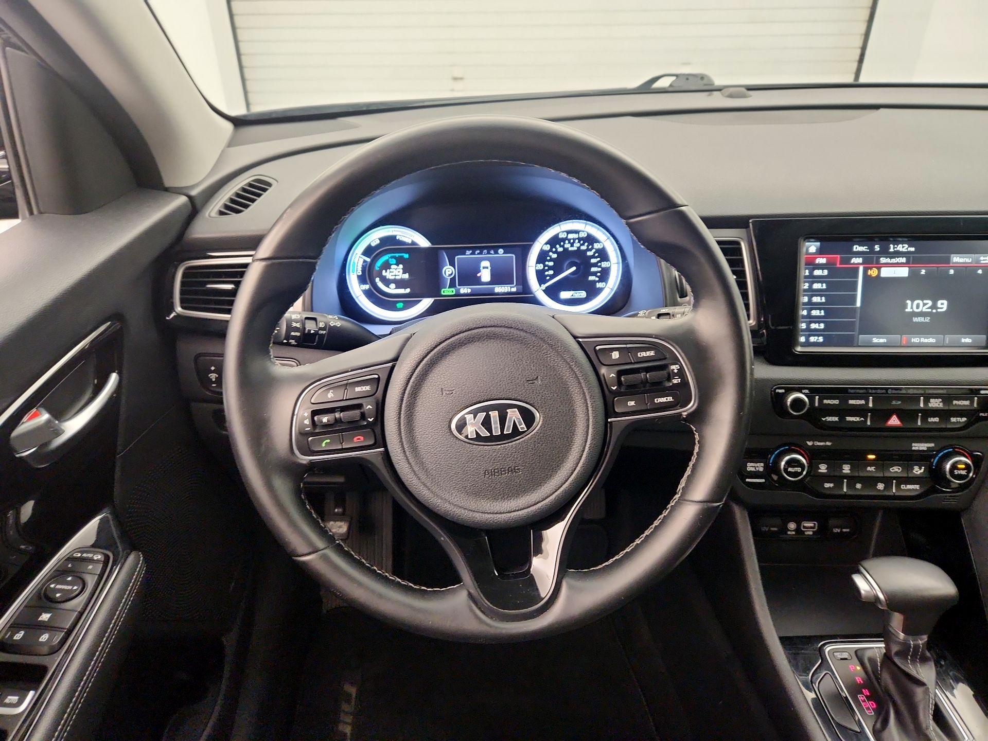 Thumbnail: 2017 Kia Niro - 10