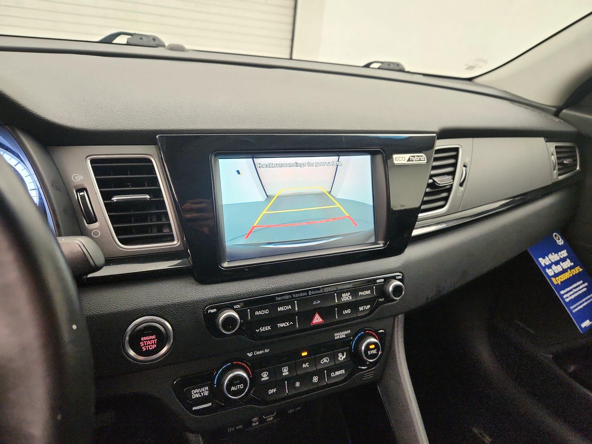 Thumbnail: 2017 Kia Niro - 14