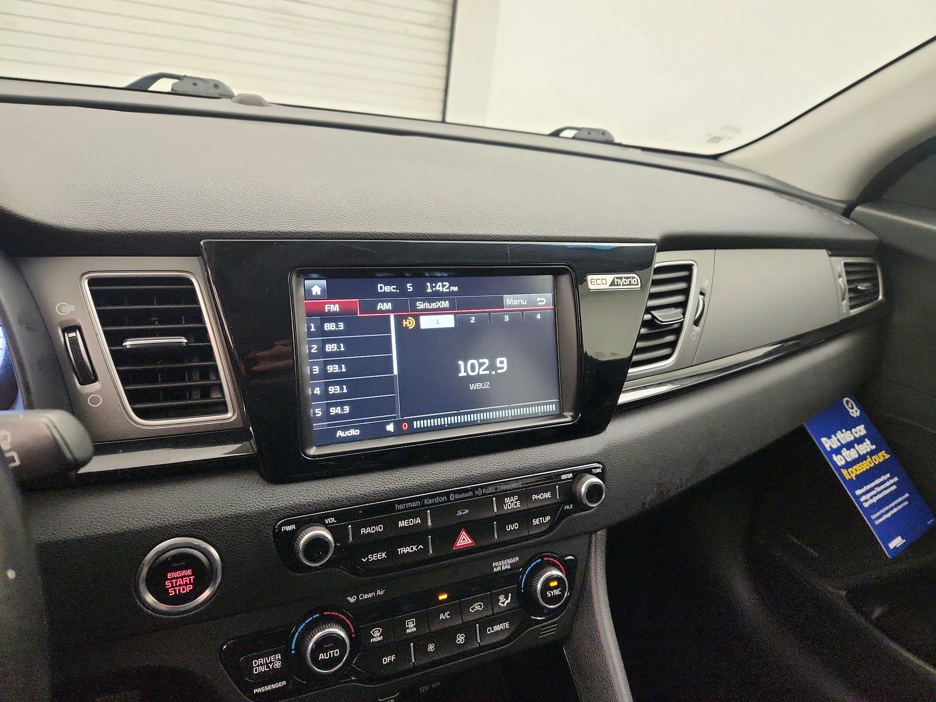 Thumbnail: 2017 Kia Niro - 15