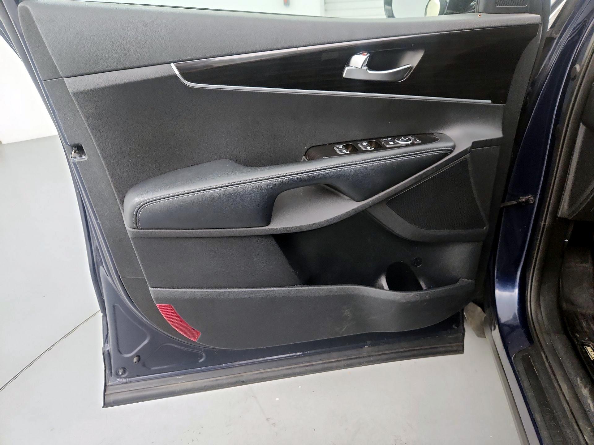 Thumbnail: 2019 Kia Sorento - 12