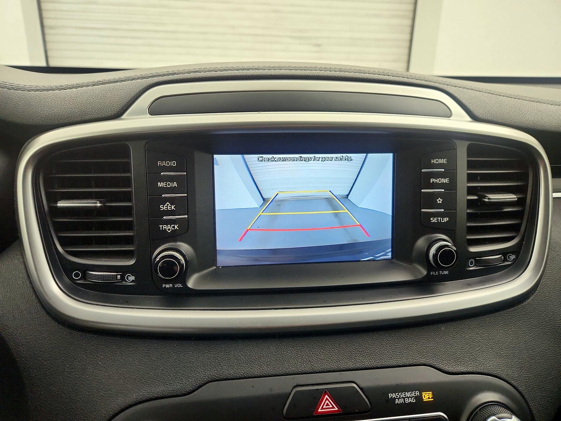 Thumbnail: 2019 Kia Sorento - 14