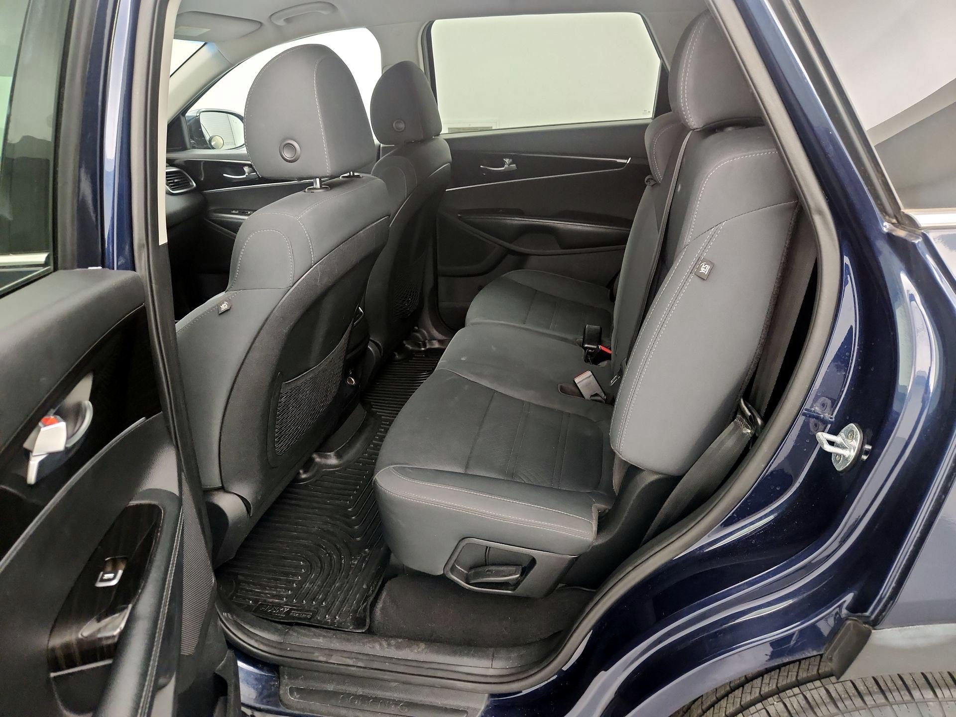 Thumbnail: 2019 Kia Sorento - 19