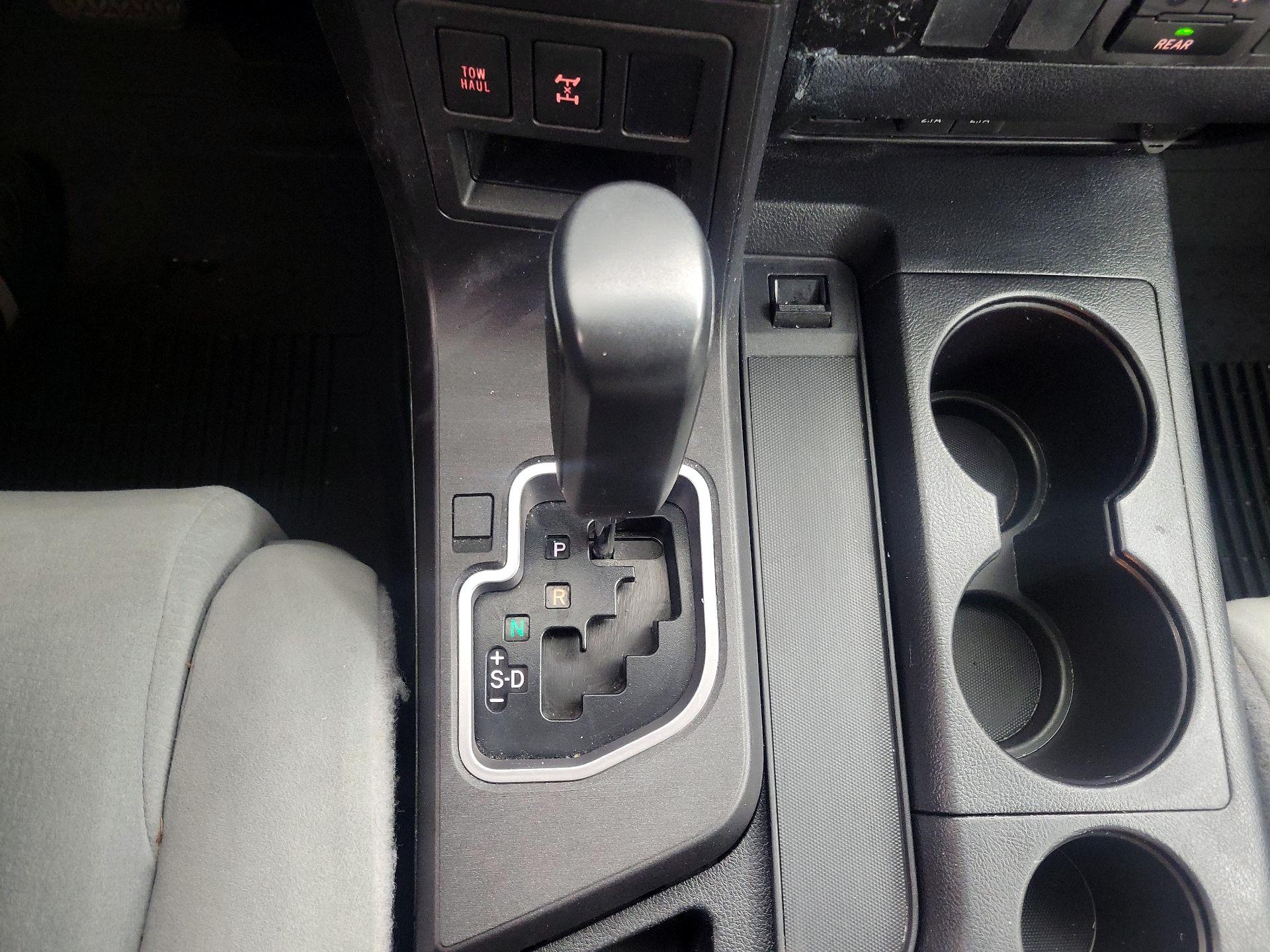 Thumbnail: 2022 Toyota Sequoia - 17