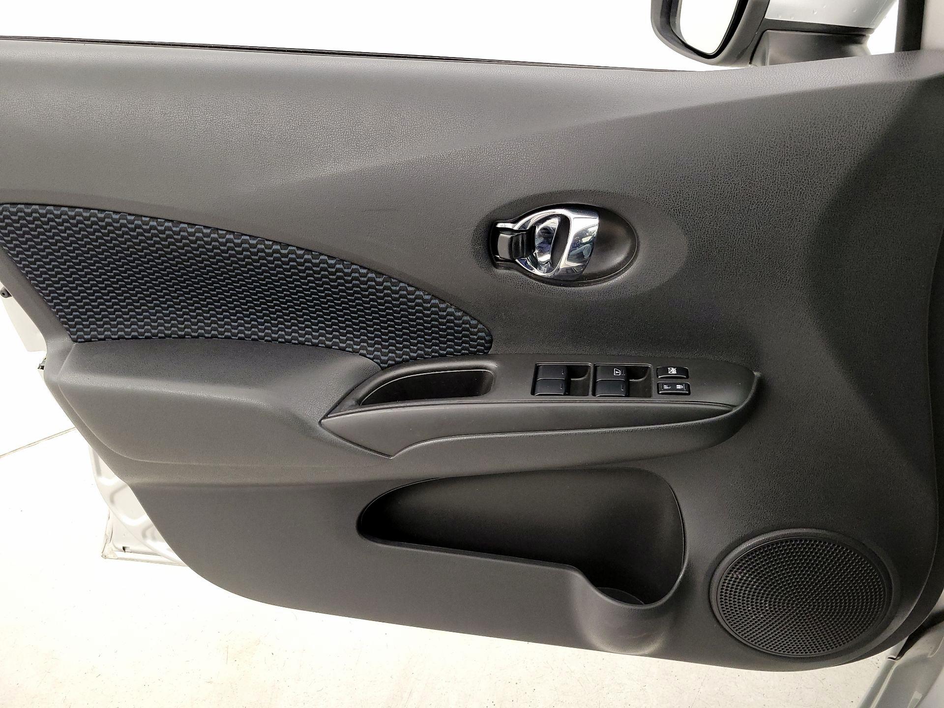 Thumbnail: 2017 Nissan Versa Note - 12