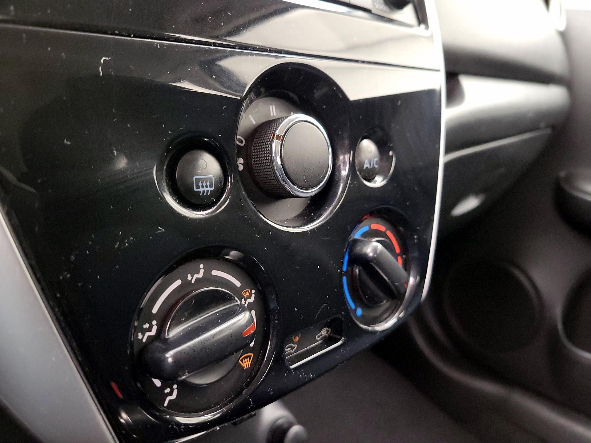 Thumbnail: 2017 Nissan Versa Note - 16