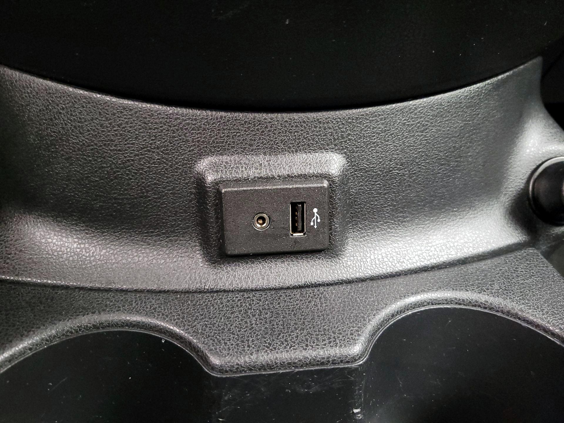 Thumbnail: 2017 Nissan Versa Note - 18