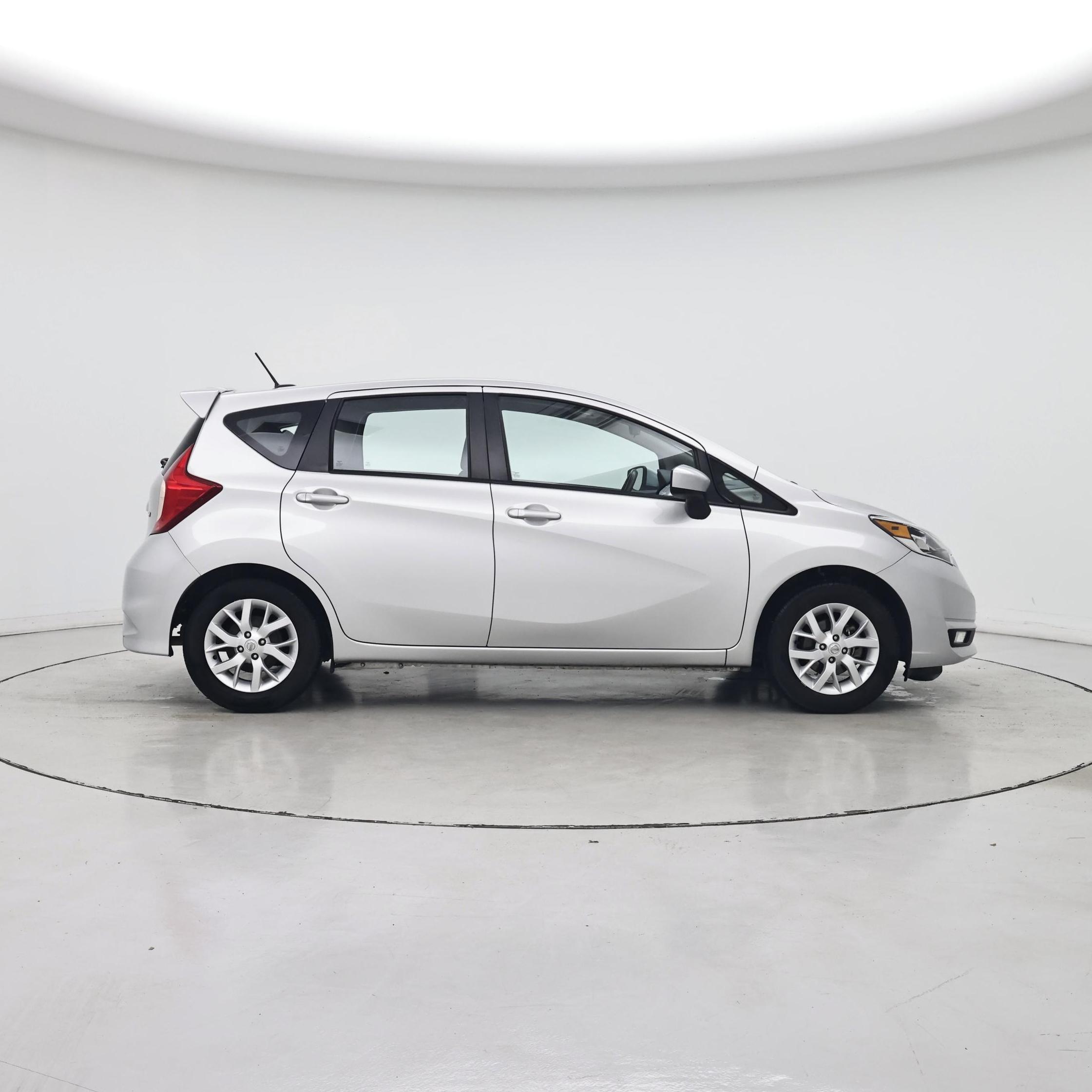 Thumbnail: 2017 Nissan Versa Note - 7