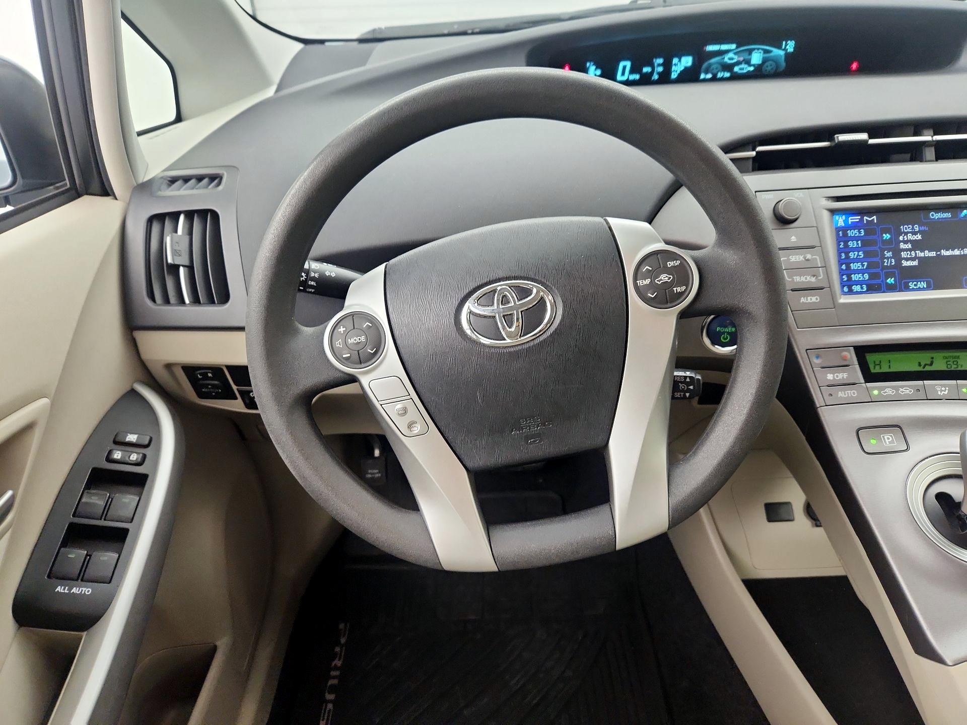 Thumbnail: 2014 Toyota Prius - 10