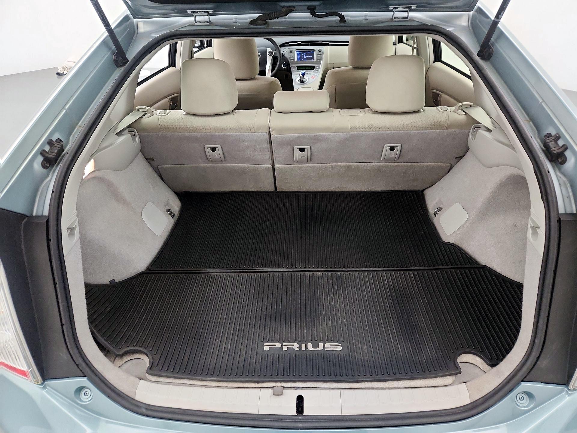 Thumbnail: 2014 Toyota Prius - 18