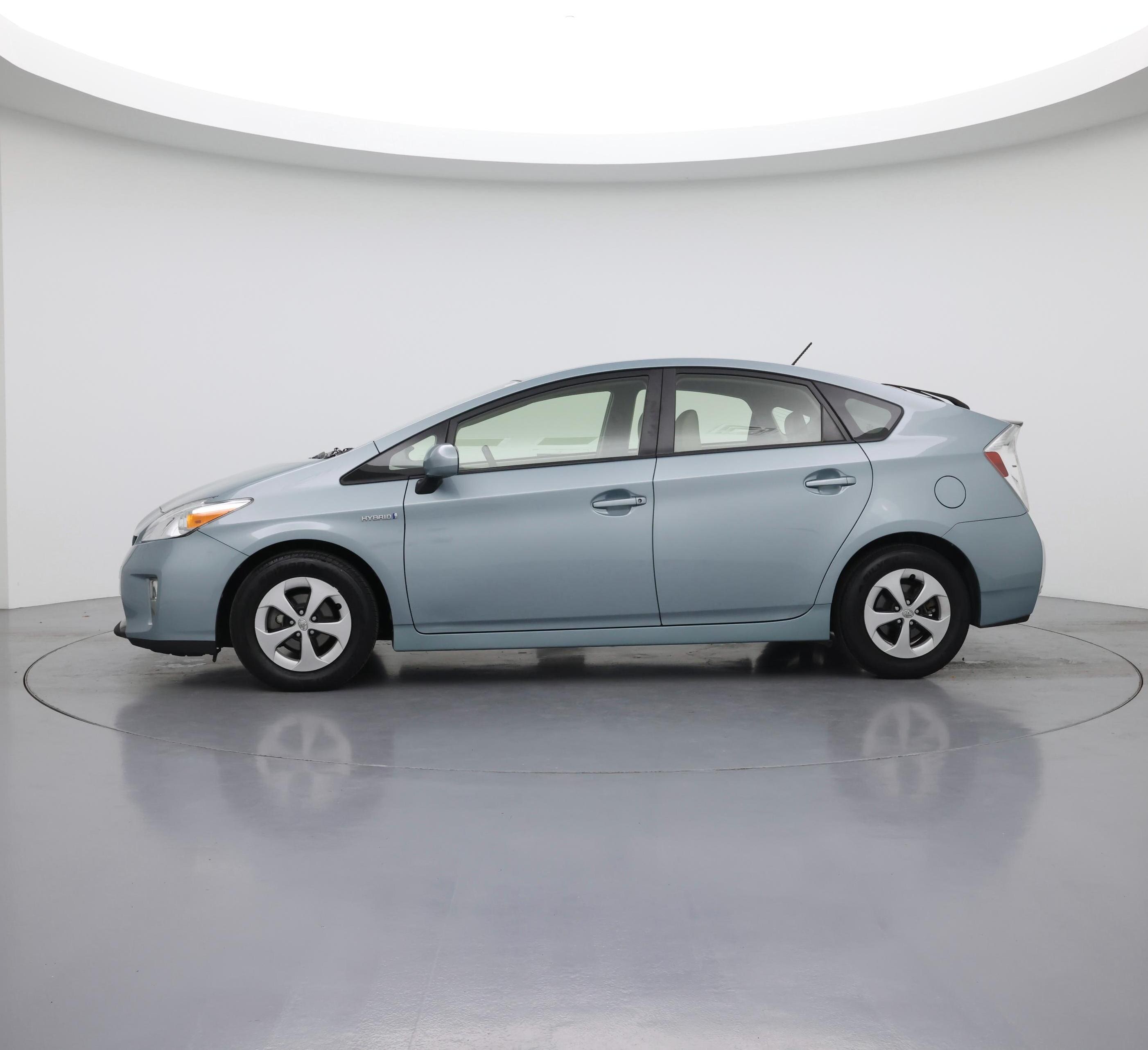 Thumbnail: 2014 Toyota Prius - 3