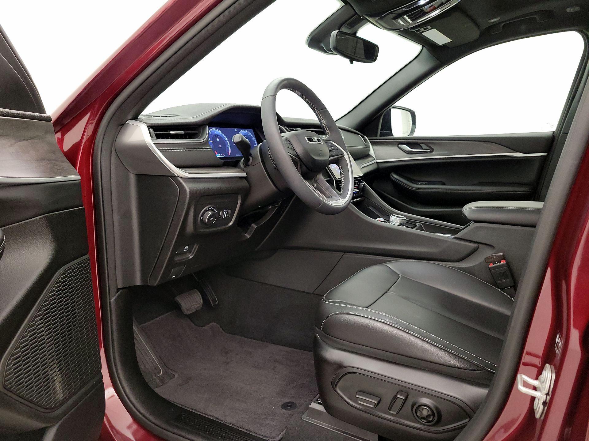 Thumbnail: 2024 Jeep Grand Cherokee - 11