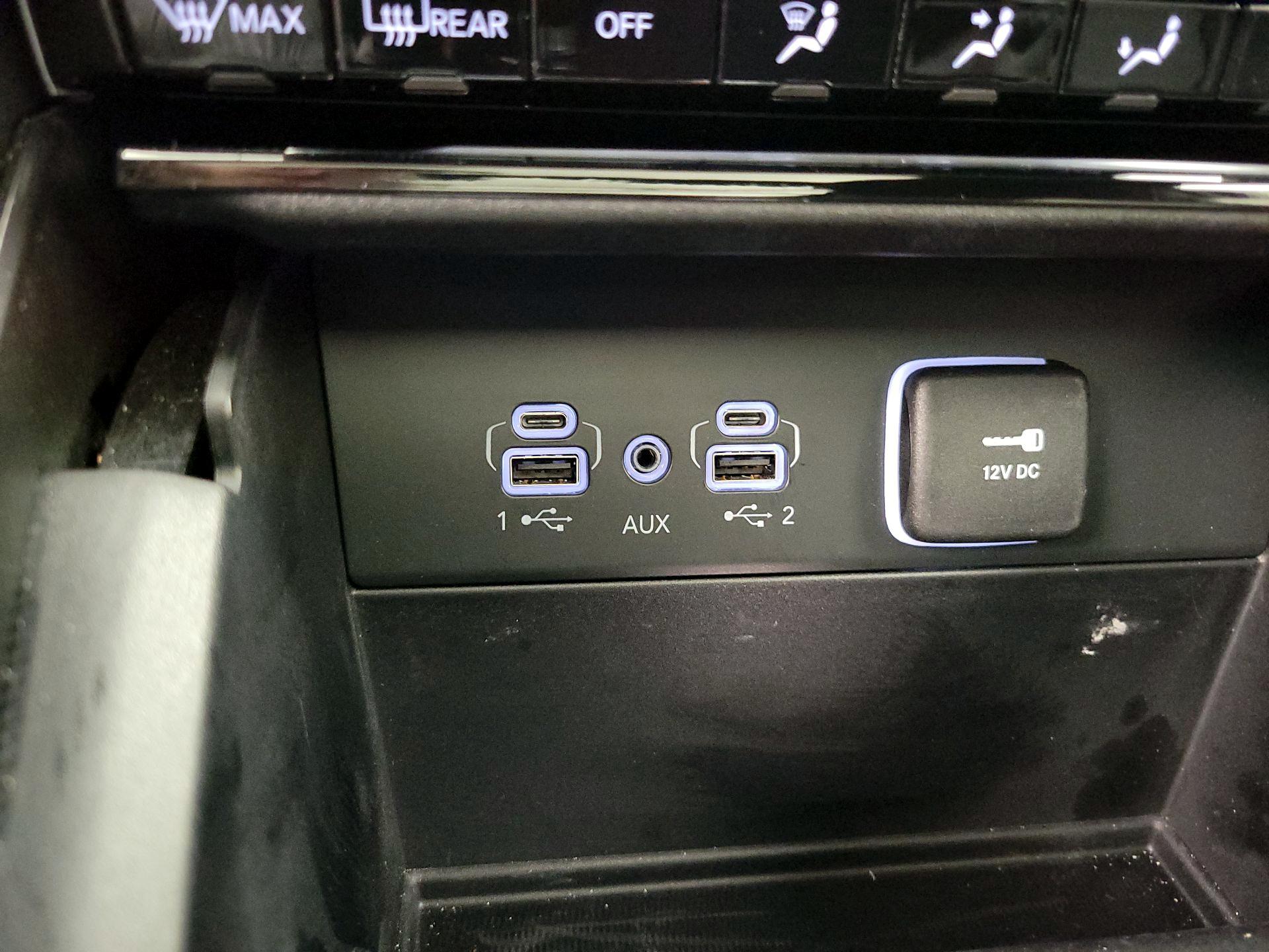 Thumbnail: 2024 Jeep Grand Cherokee - 19