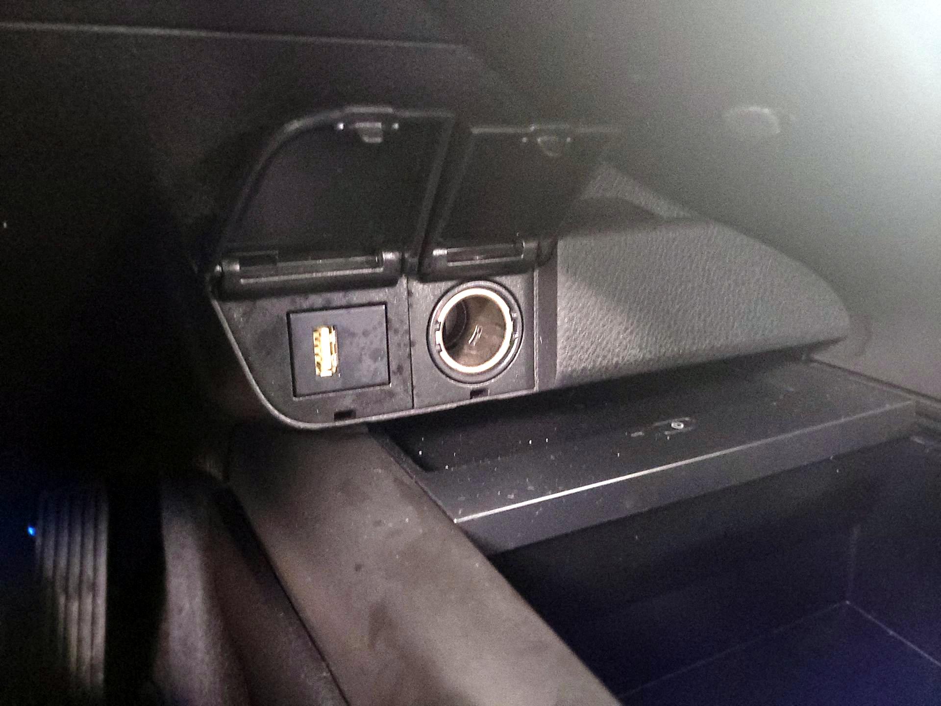 Thumbnail: 2023 Toyota Camry - 18