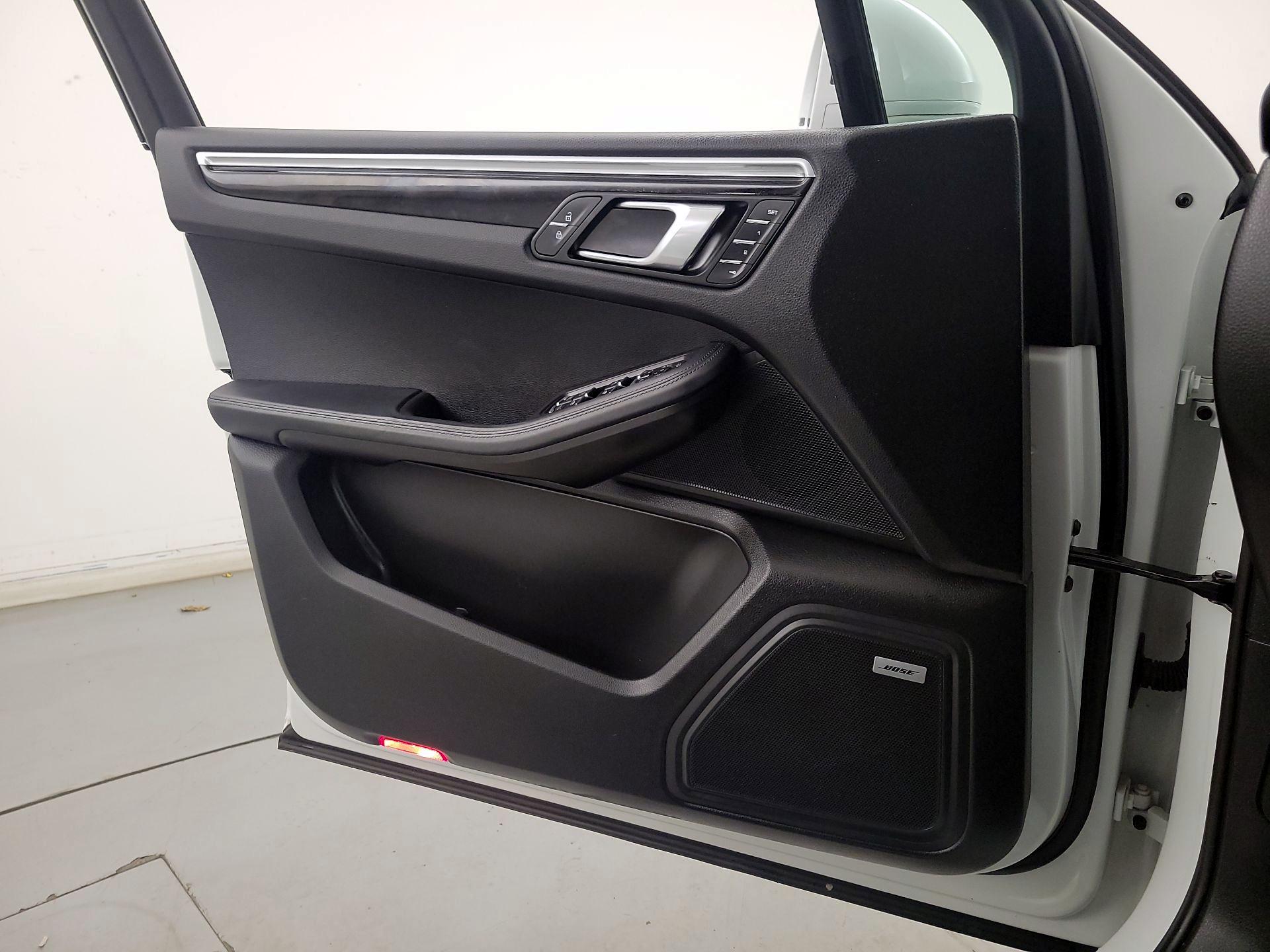 Thumbnail: 2022 Porsche Macan - 12