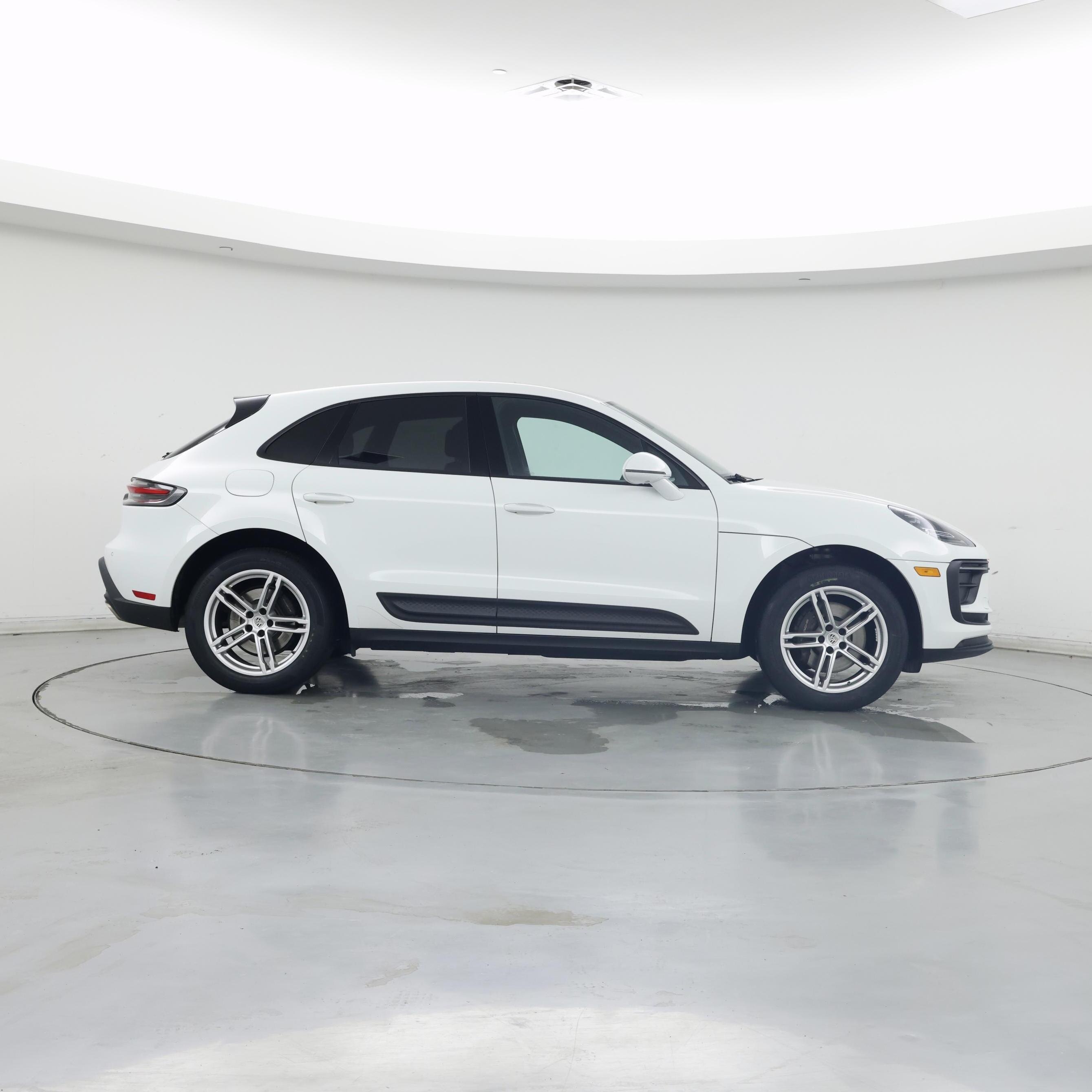 Thumbnail: 2022 Porsche Macan - 7