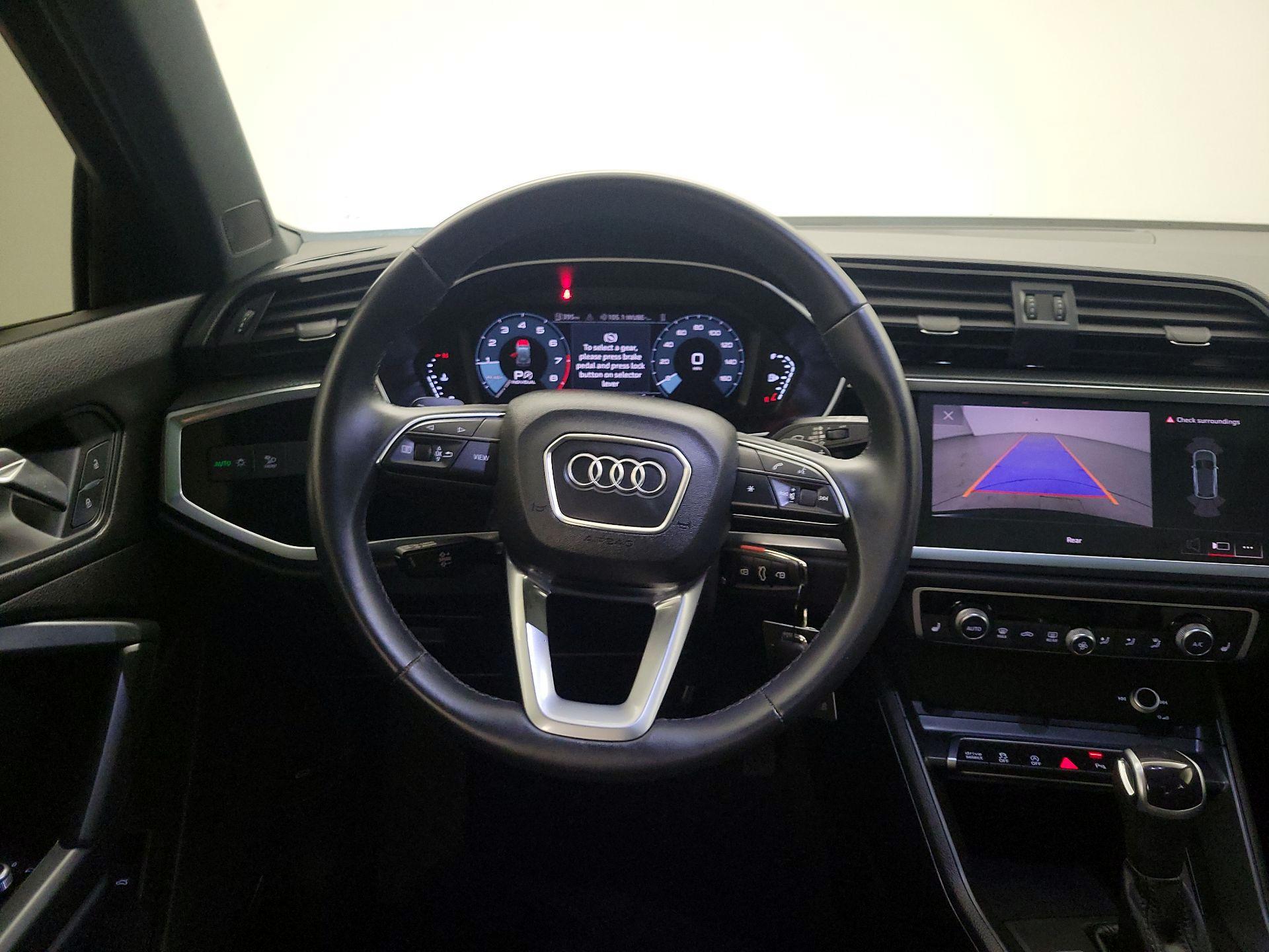 Thumbnail: 2023 Audi Q3 - 10