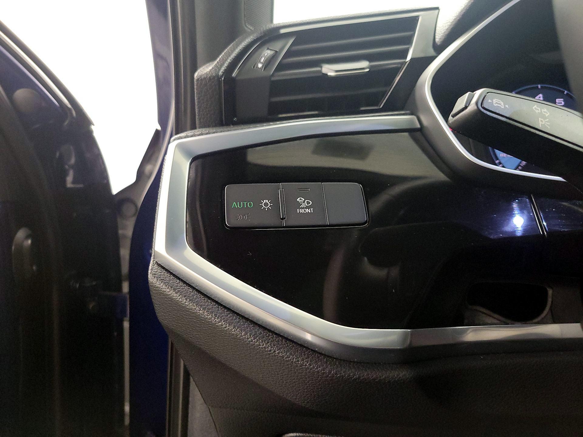 Thumbnail: 2023 Audi Q3 - 13