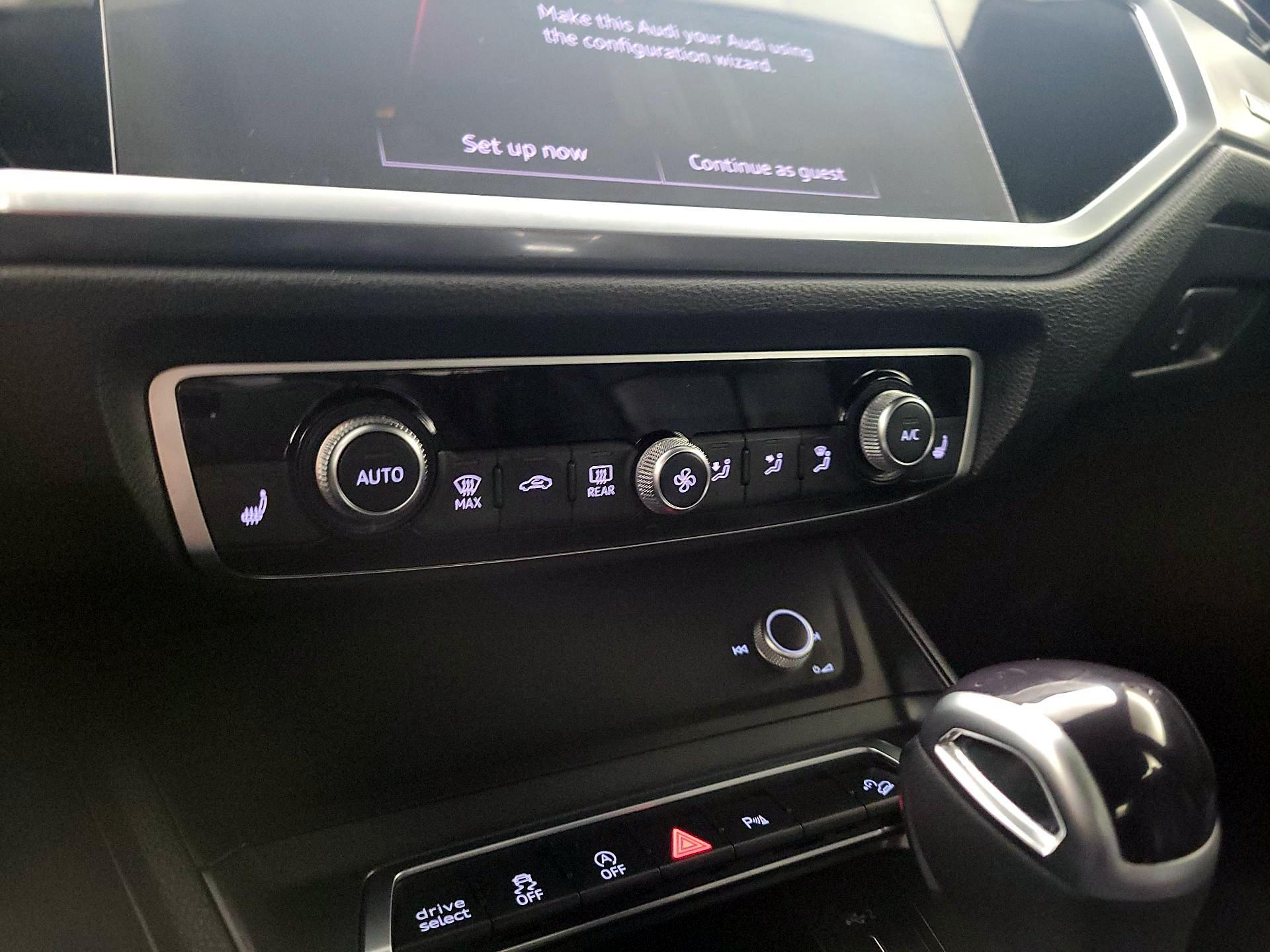 Thumbnail: 2023 Audi Q3 - 16