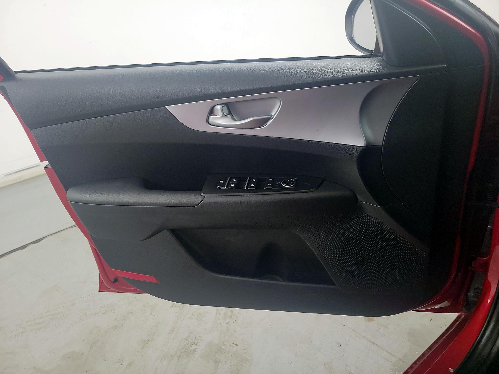 Thumbnail: 2023 Kia Forte - 12