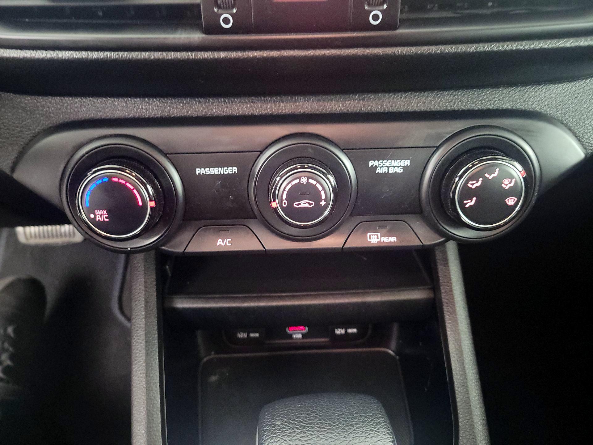 Thumbnail: 2023 Kia Forte - 16