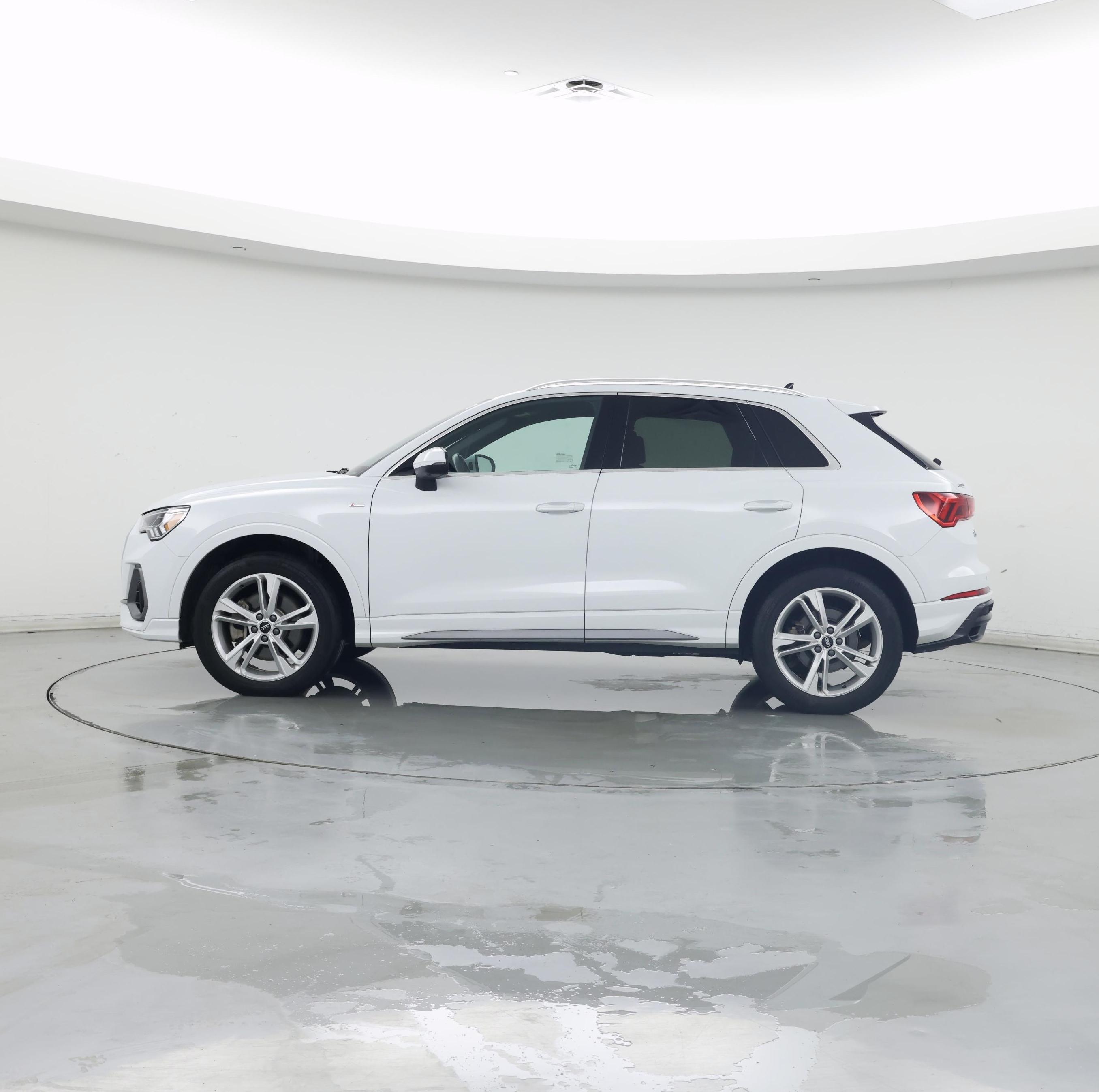 Thumbnail: 2022 Audi Q3 - 3