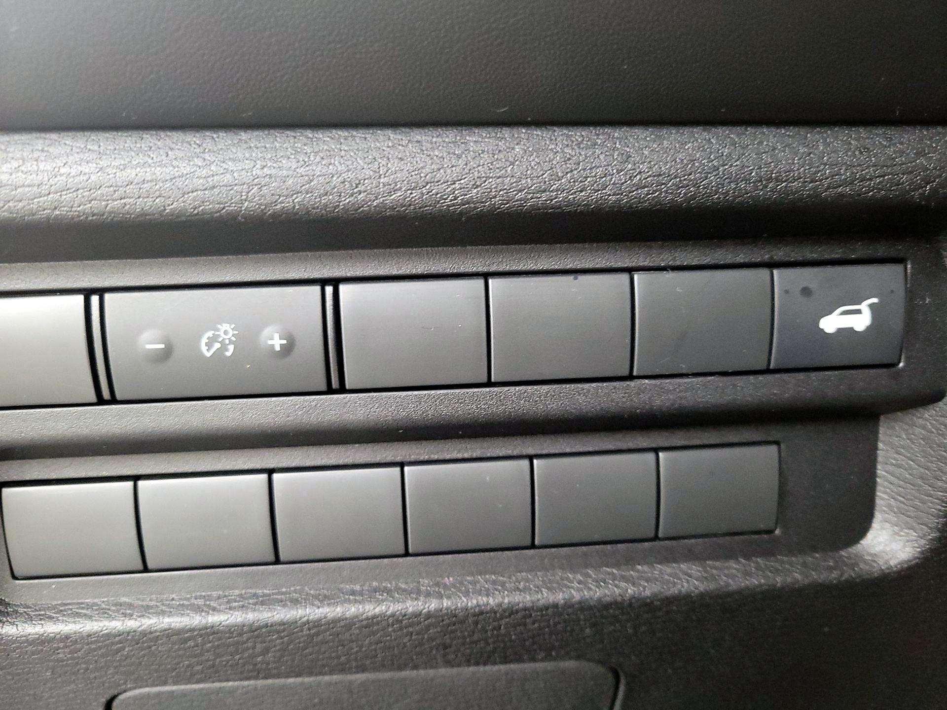 Thumbnail: 2022 Mitsubishi Outlander - 13