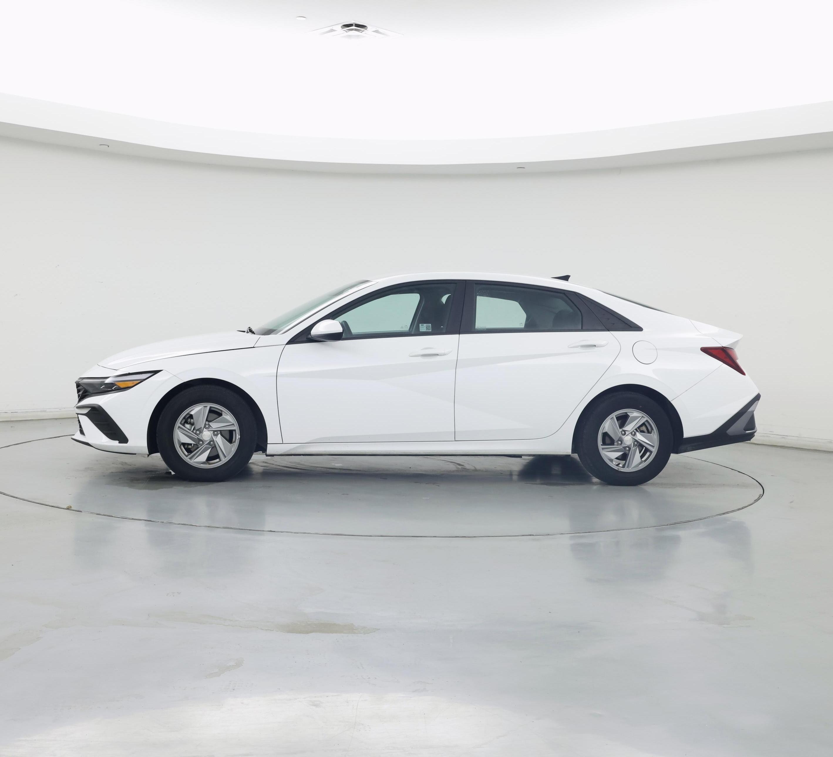 Thumbnail: 2024 Hyundai Elantra - 3